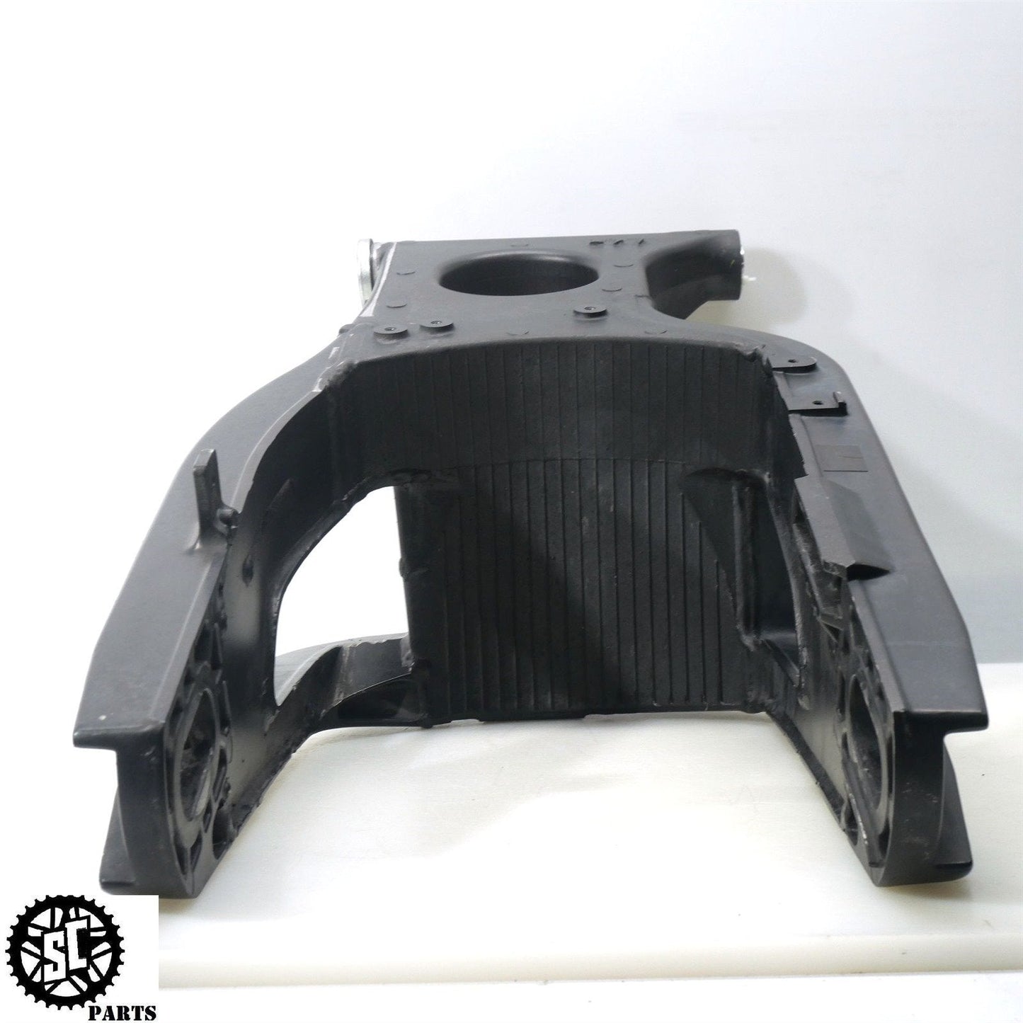 2011 YAMAHA YZF R1 REAR SWINGARM Y35