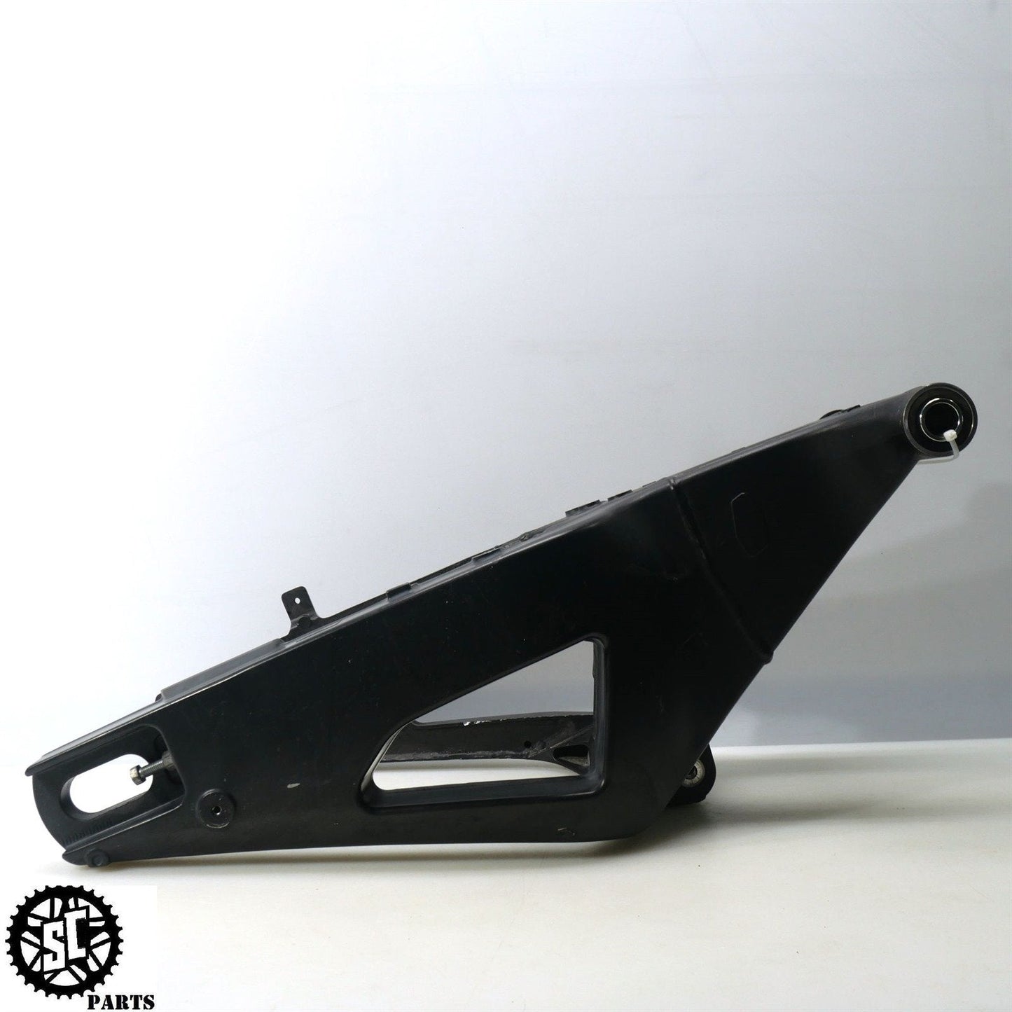2011 YAMAHA YZF R1 REAR SWINGARM Y35