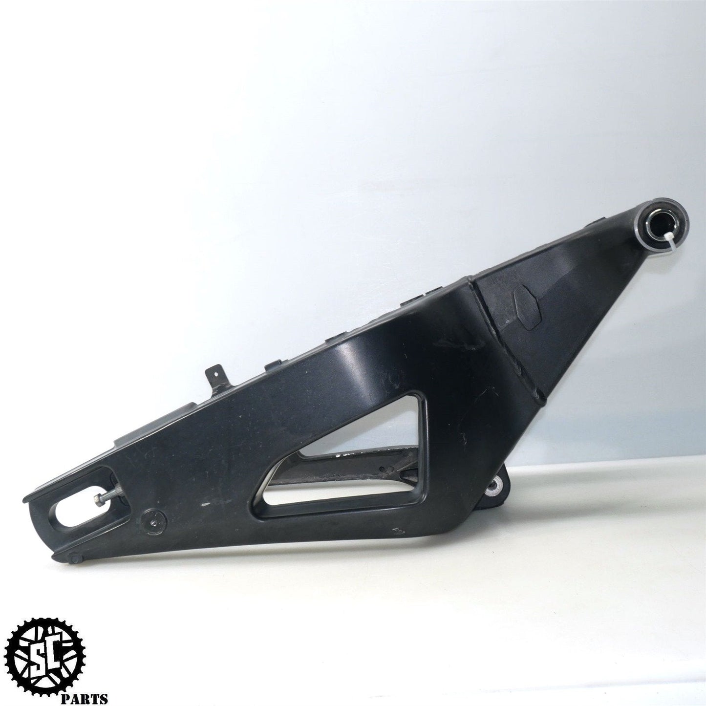 2011 YAMAHA YZF R1 REAR SWINGARM Y35