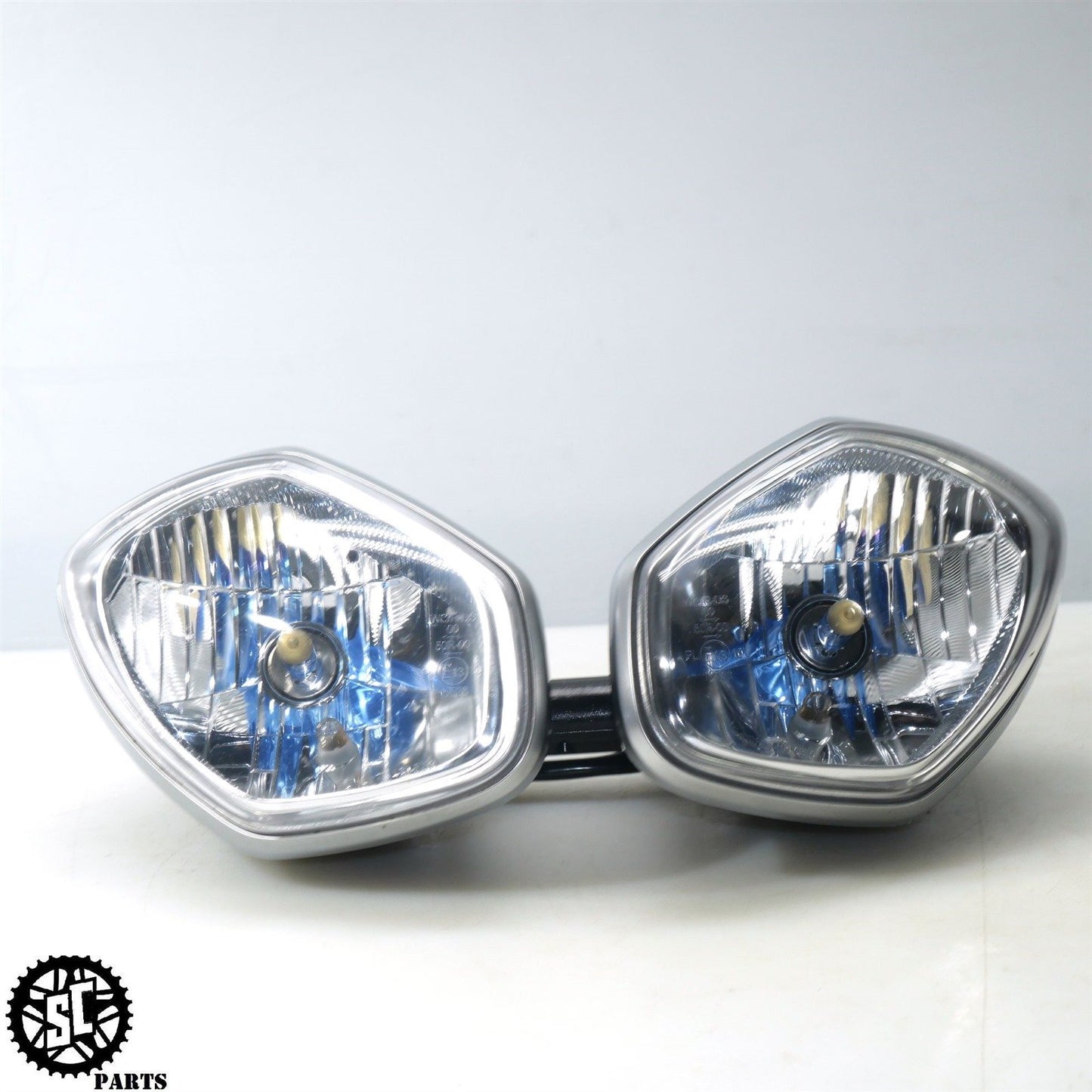 2015 TRIUMPH STREET TRIPLE 675 HEADLIGHT OEM T22