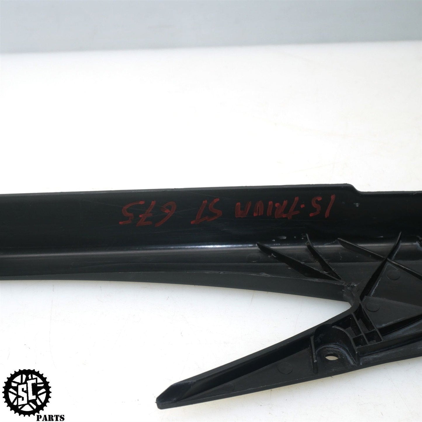 2015 TRIUMPH STREET TRIPLE 675 CHAIN GUARD T22