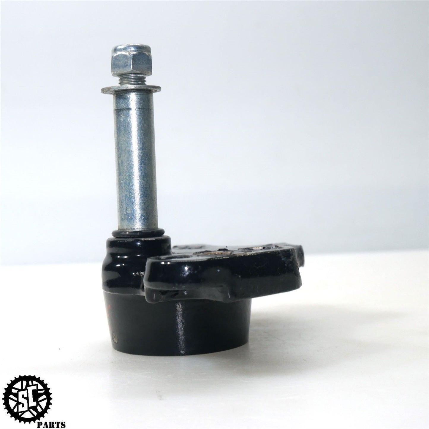 2013 HARLEY DAVIDSON ROAD KING CVO FRONT ENGINE MOTOR MOUNT FRAME BRACKET HD25