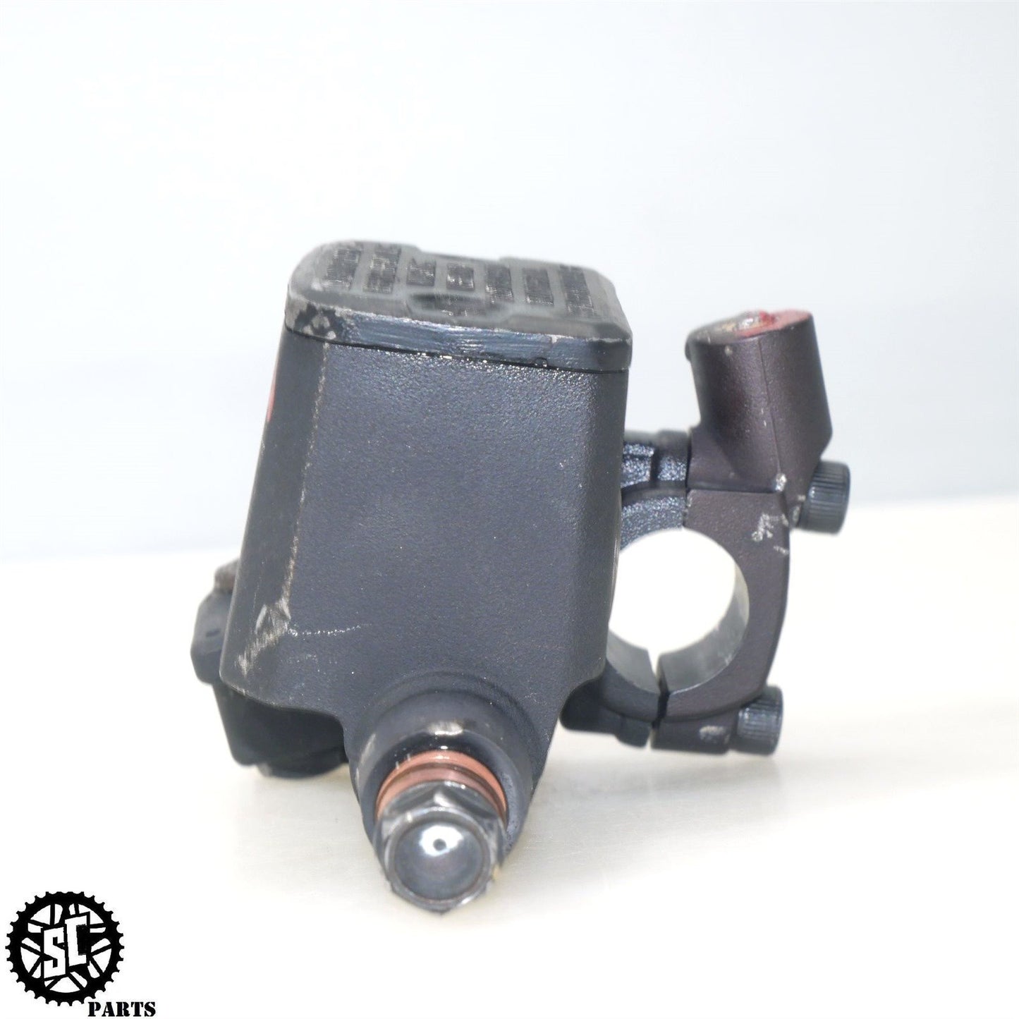 2015 DUCATI MONSTER 821 FRONT BRAKE MASTER CYLINDER 62440972A D28