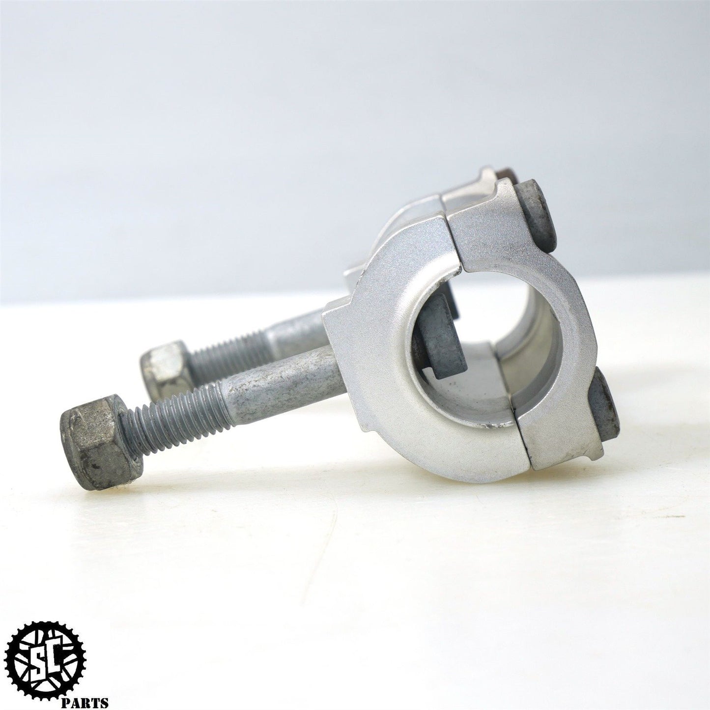 2010 KTM 990 SMT SUPERMOTO HANDLEBAR RISER KT01