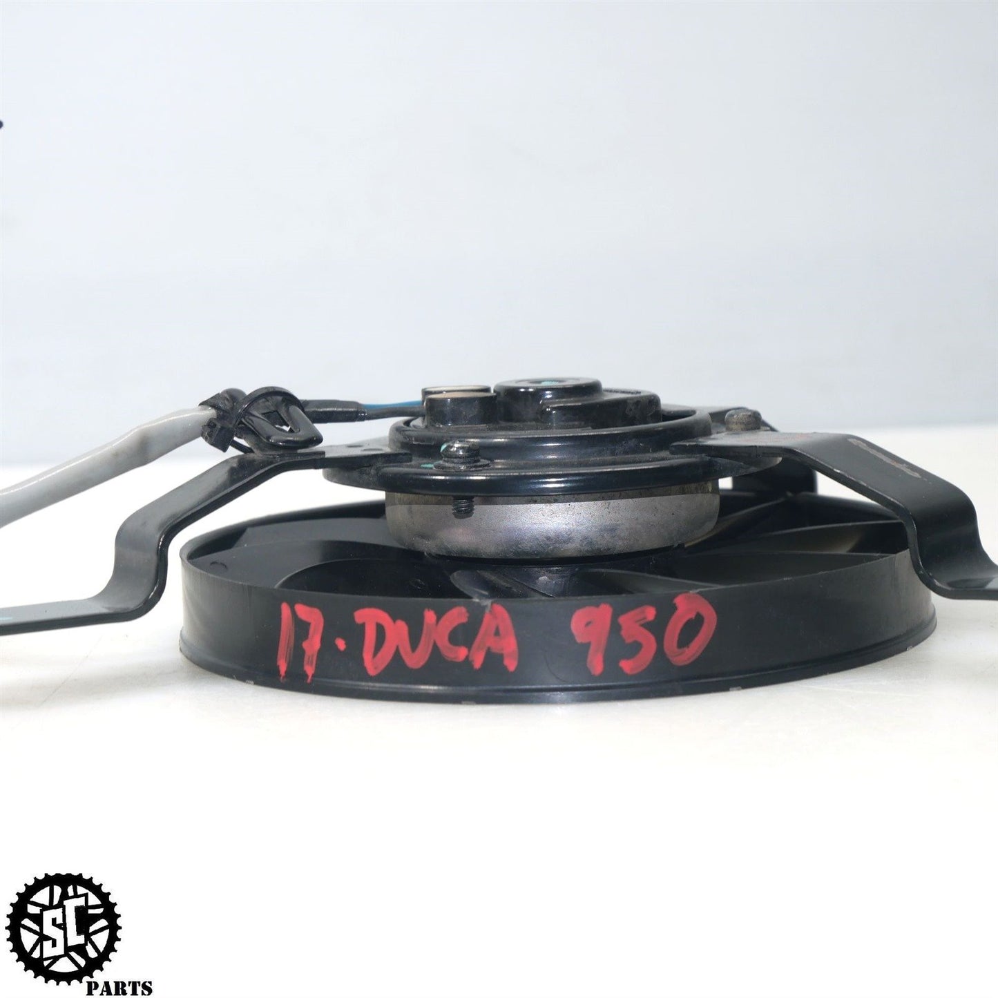 2017-2021 DUCATI MULTISTRADA 950 RIGHT RADIATOR FAN D13