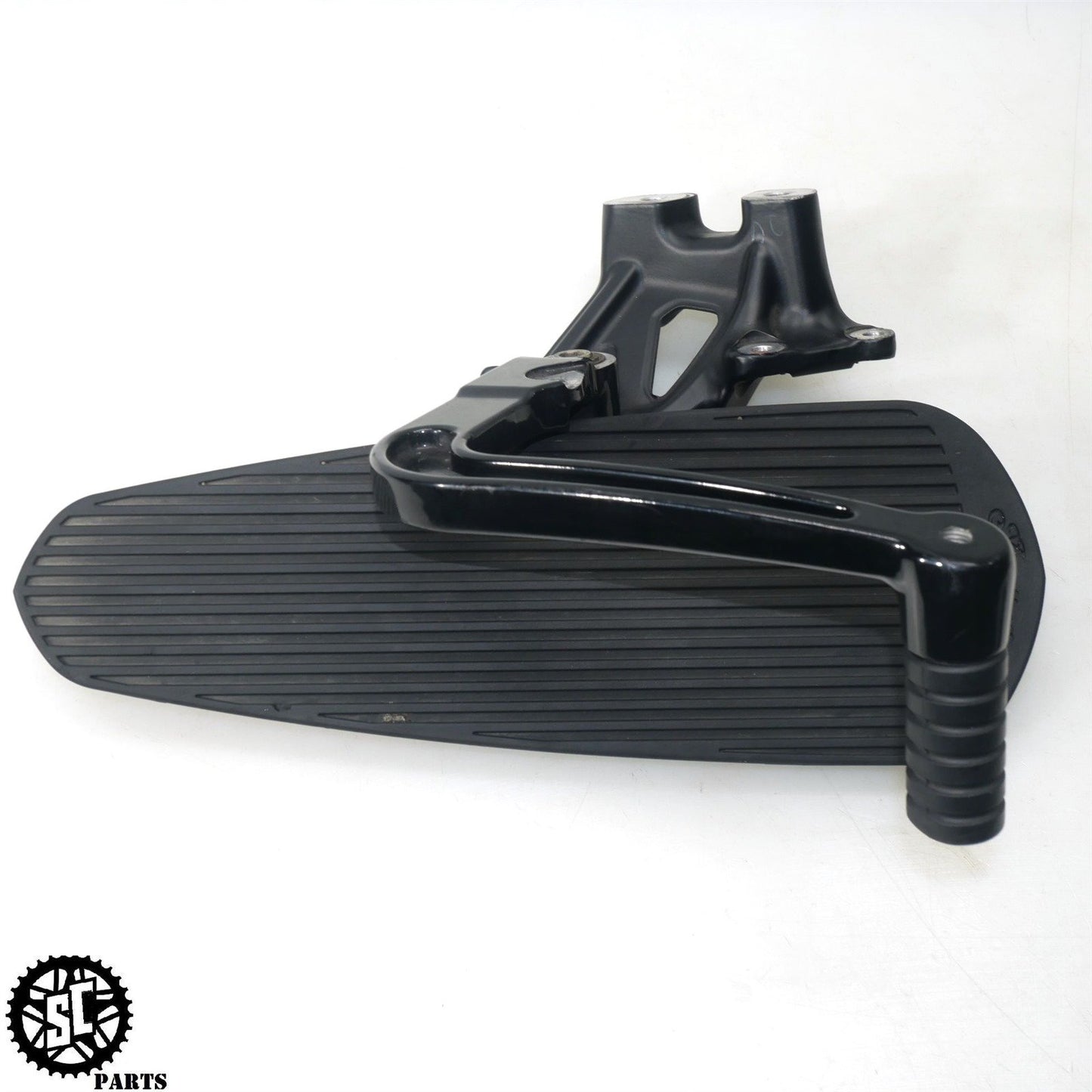 2022 INDIAN CHALLENGER RIGHT FRONT FLOORBOARD BRAKE PEDAL BRACKET HD48