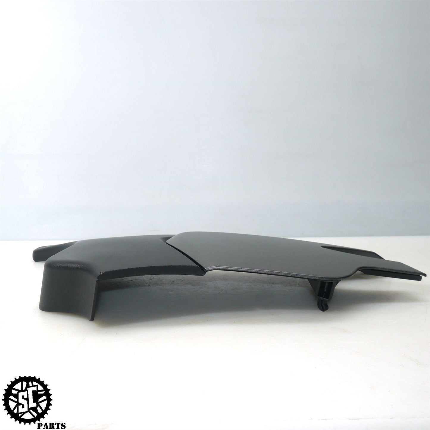 2022 INDIAN CHALLENGER UPPER LEFT SIDE PLASTIC FAIRING COVER HD48