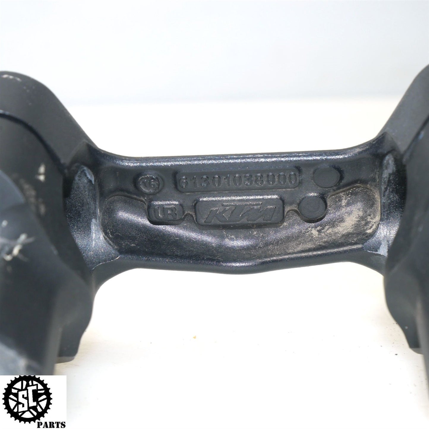 2017 KTM 1290 SUPER DUKE GT HANDLEBAR RISER M05