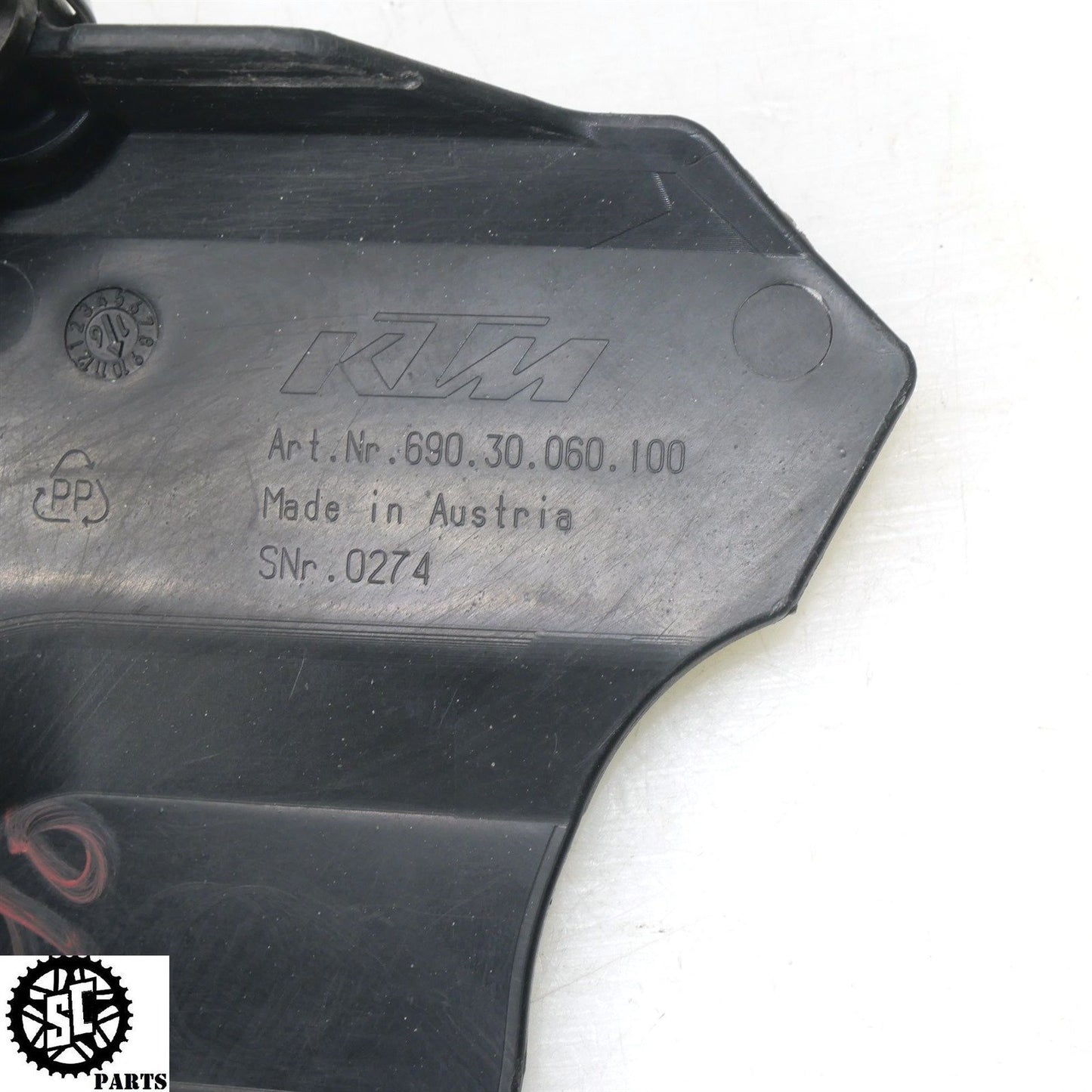 2017 KTM 1290 SUPER DUKE GT SPROCKET COVER CHAIN CASE GUARD 69030060100 M05