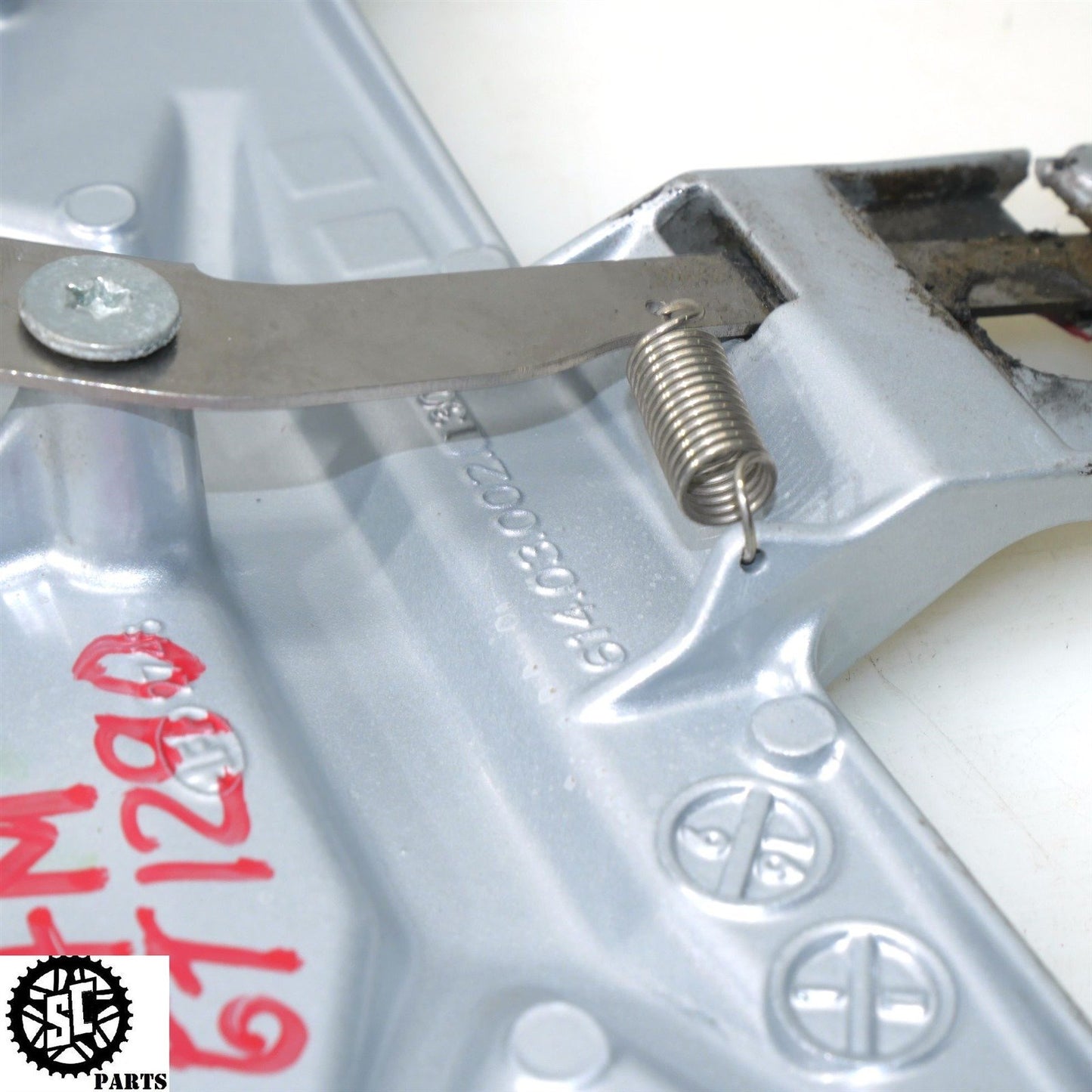 2017 KTM 1290 SUPER DUKE GT SEAT LATCH CABLE BRACKET M05