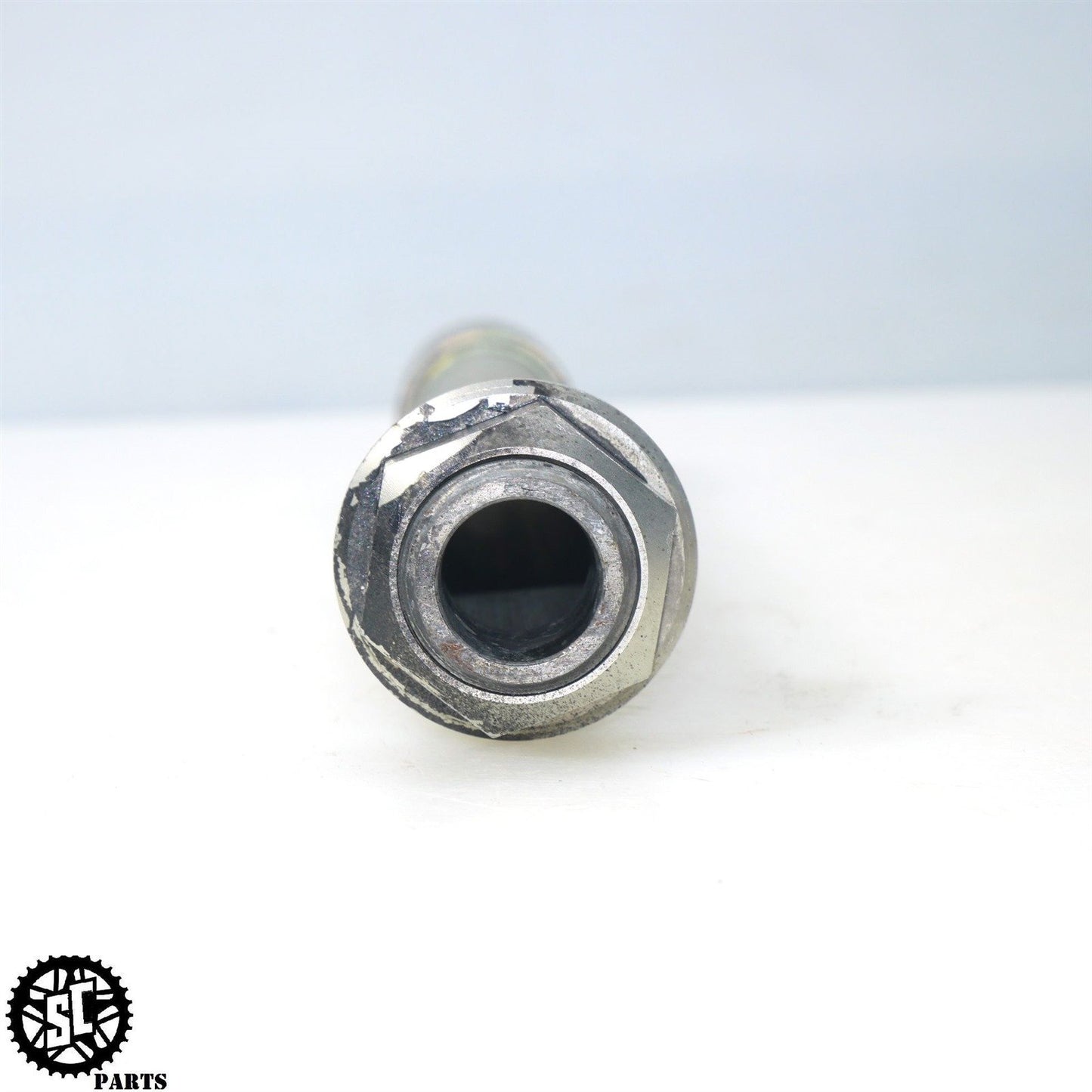 22 23 SUZUKI HAYABUSA FRONT WHEEL AXLE BOLT S75