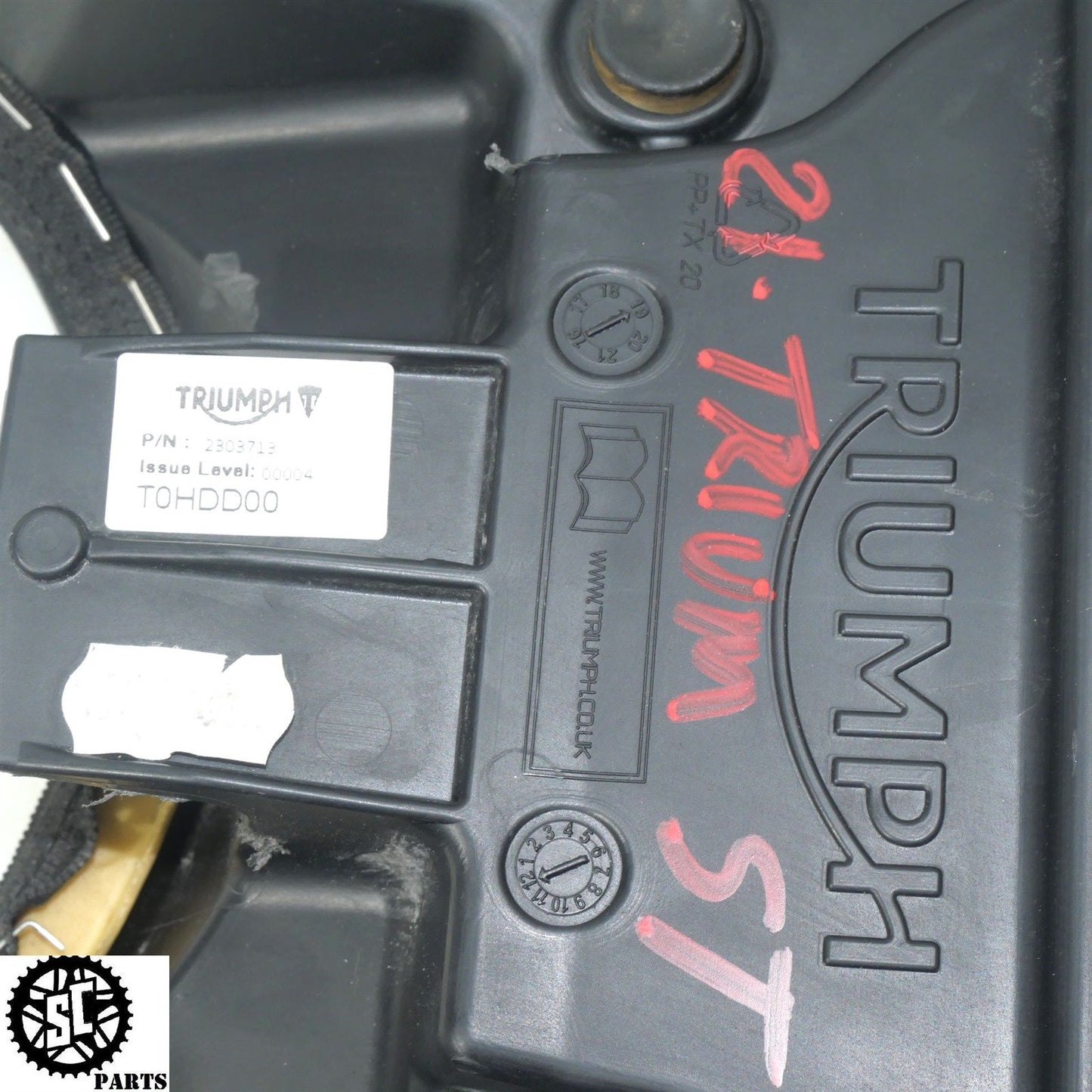 20-22 TRIUMPH STREET TRIPLE R 765 FRONT SEAT T28