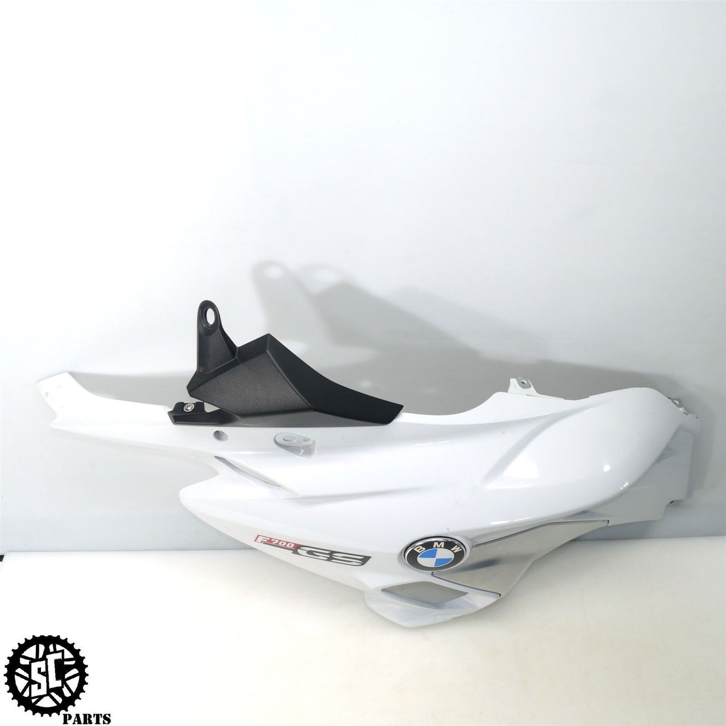 13-18 BMW F700 GS LEFT SIDE FAIRING 46638546386 B34
