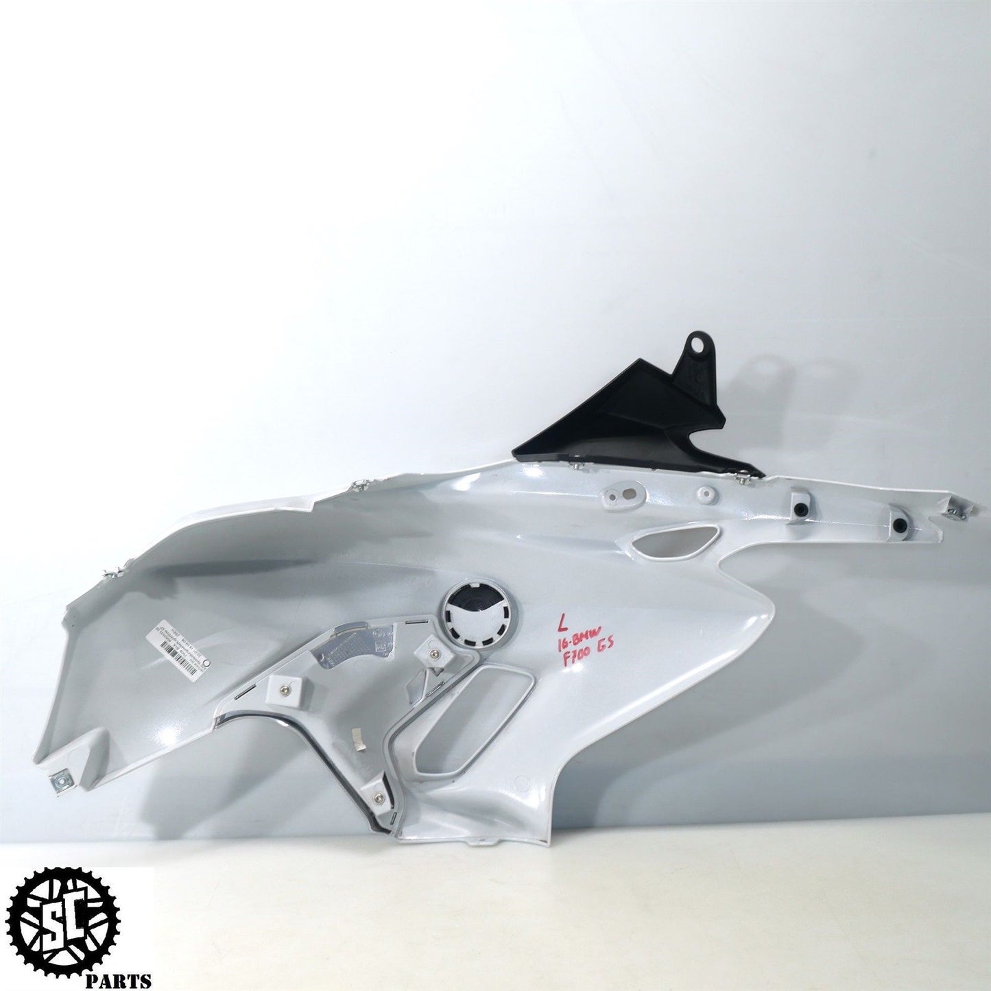13-18 BMW F700 GS LEFT SIDE FAIRING 46638546386 B34
