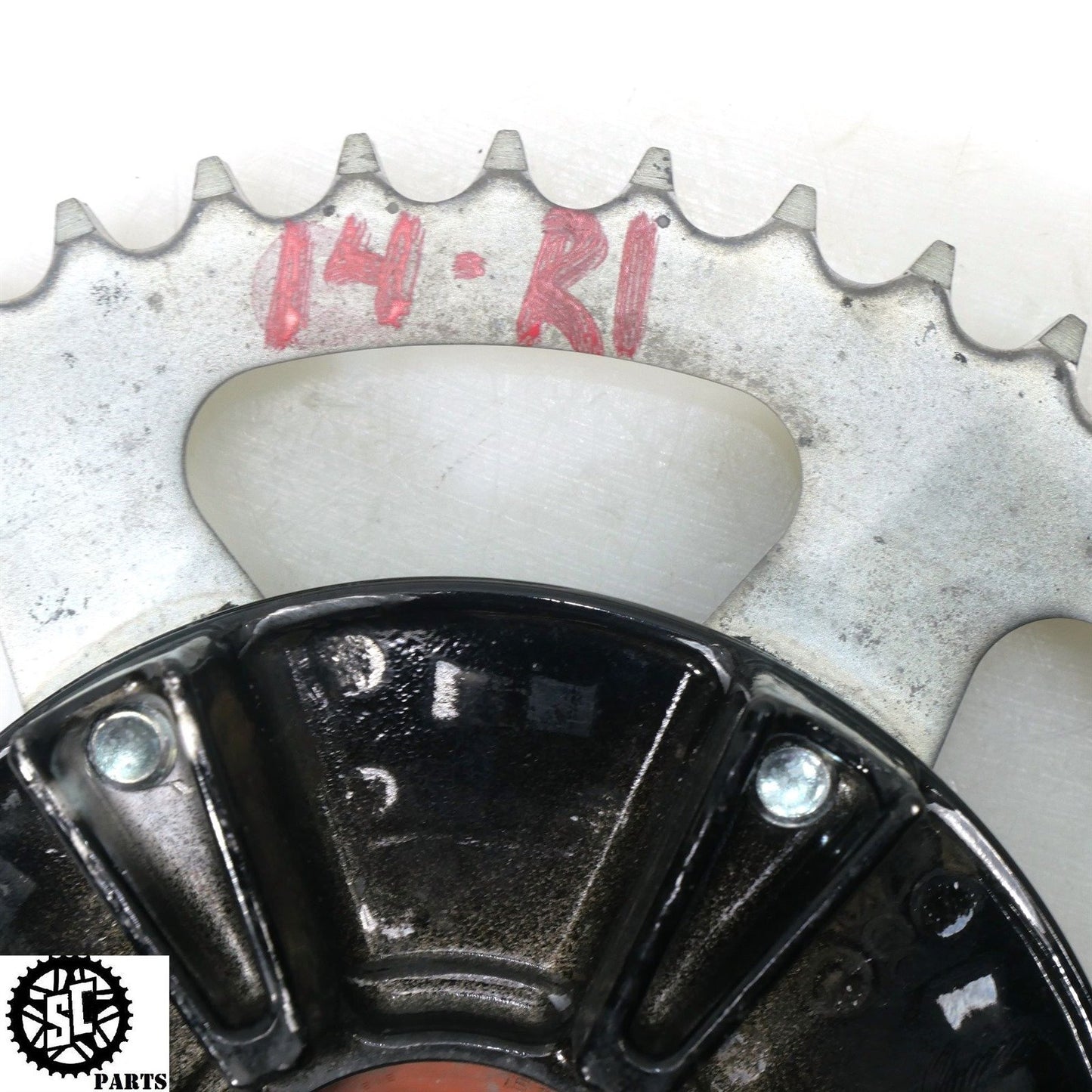 09-14 YAMAHA YZF R1 REAR WHEEL HUB Y08