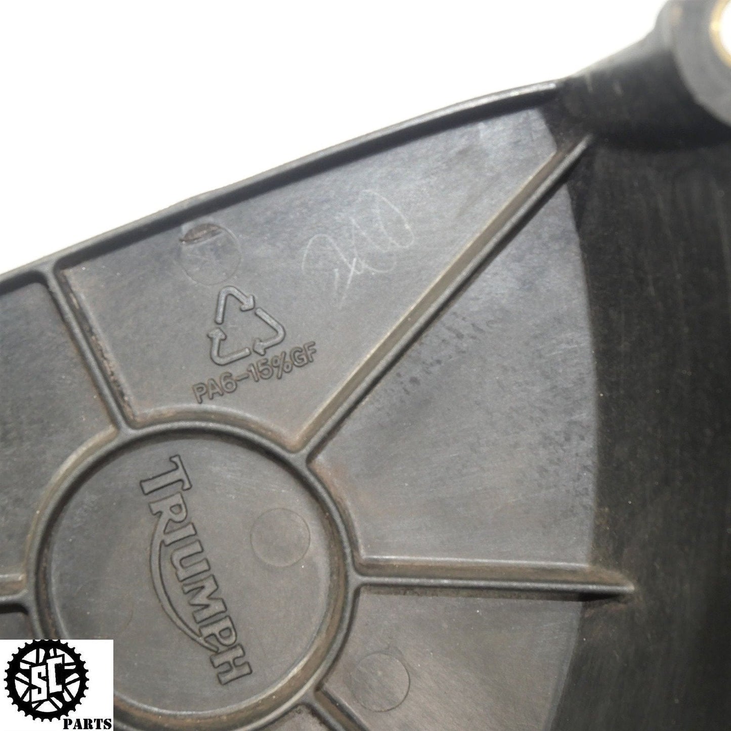 2005-2010 TRIUMPH SPEED TRIPLE 1050 ENGINE FRONT SPROCKET COVER T16