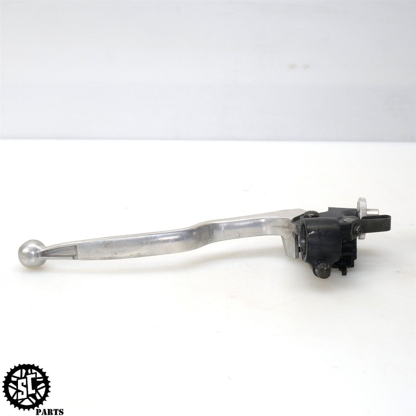 2004 2005 SUZUKI GSXR 600 CLUTCH CABLE PERCH LEVER BRACKET S14