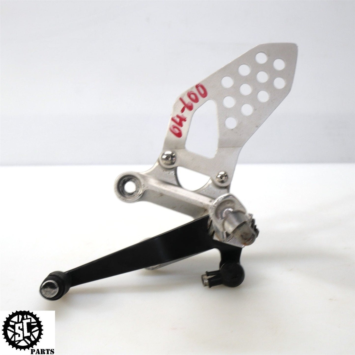 2004 2005 SUZUKI GSXR 600 FRONT LEFT REARSET FOOT PEG GEAR SHIFTER PEDAL S14