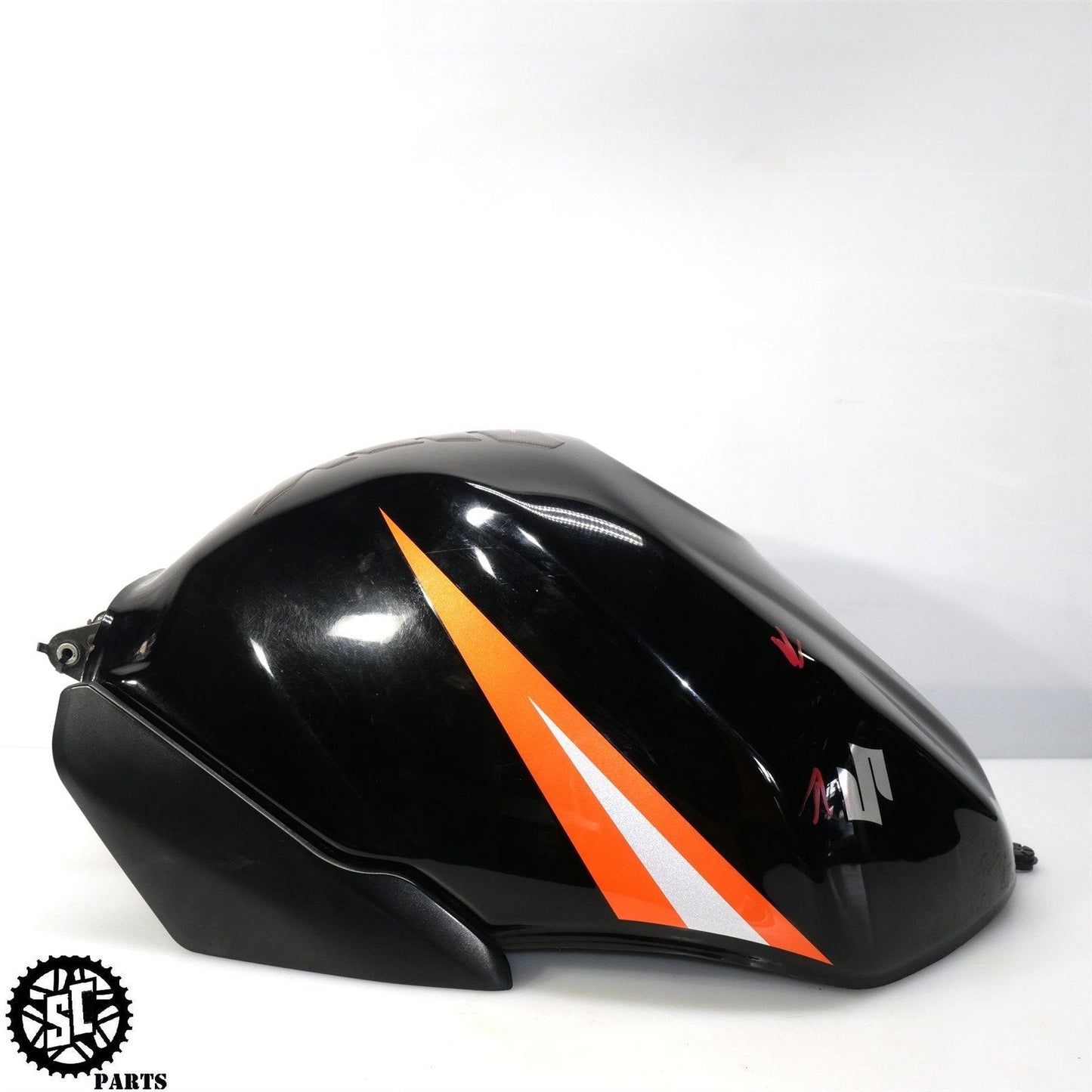 2004 2005 SUZUKI GSXR 600 GAS TANK S14