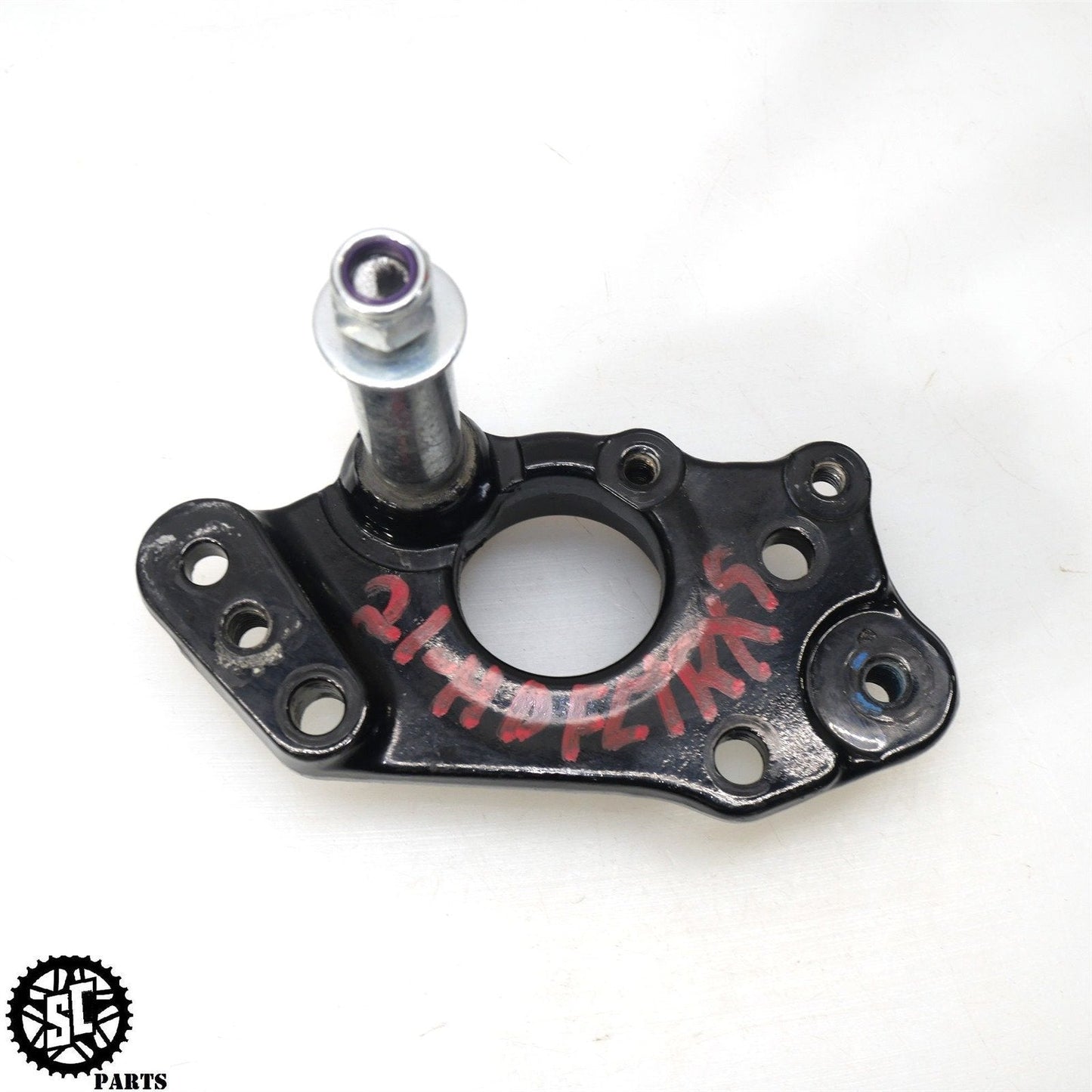 2017-2022 HARLEY ROAD GLIDE FRONT RIGHT ENGINE MOTOR MOUNT ISOLATOR BRACKET HD30