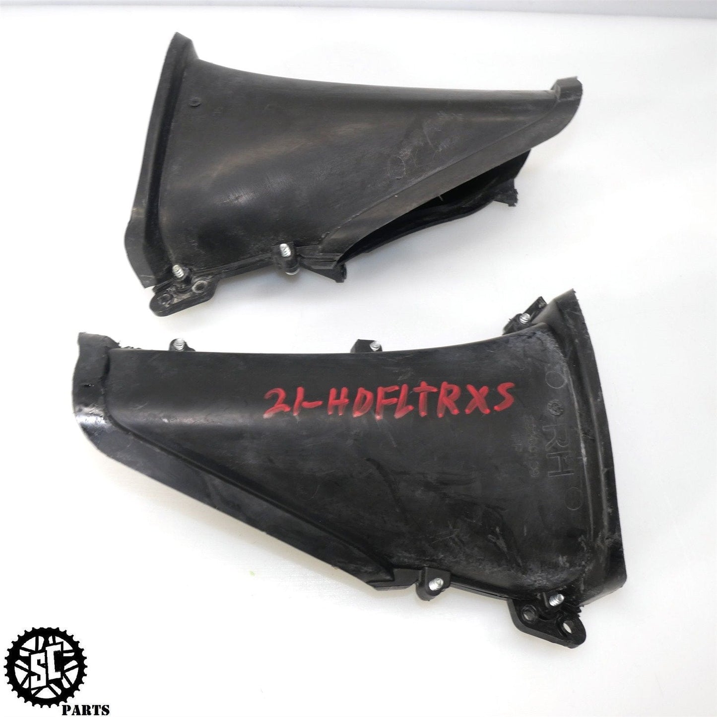 2017-2022 HARLEY-DAVIDSON ROAD GLIDE LEFT RIGHT AIR VENT DUCT TUBE HD30