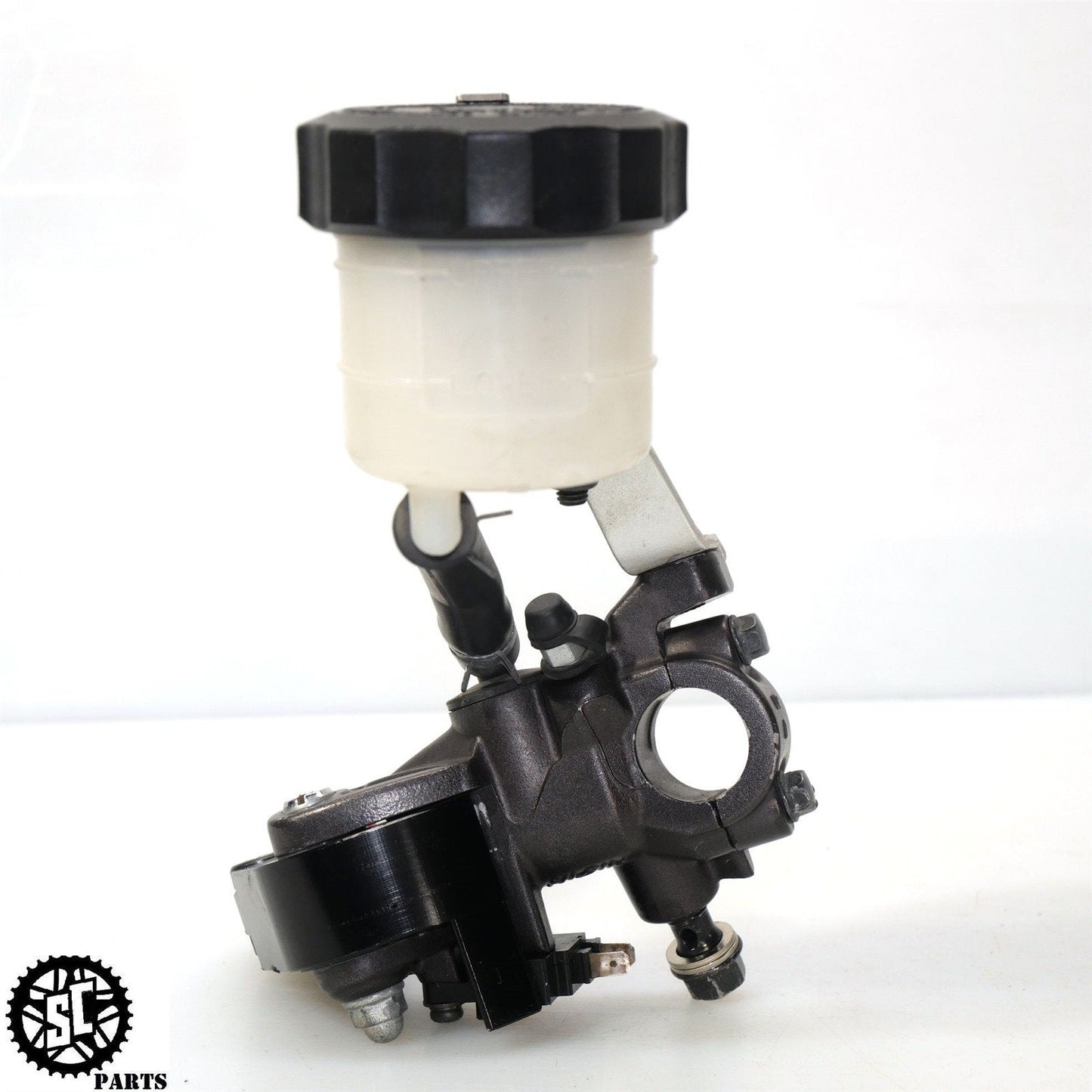 2006 2007 HONDA CBR1000RR FRONT BRAKE MASTER CYLINDER LEVER FLUID RESERVOIR H34
