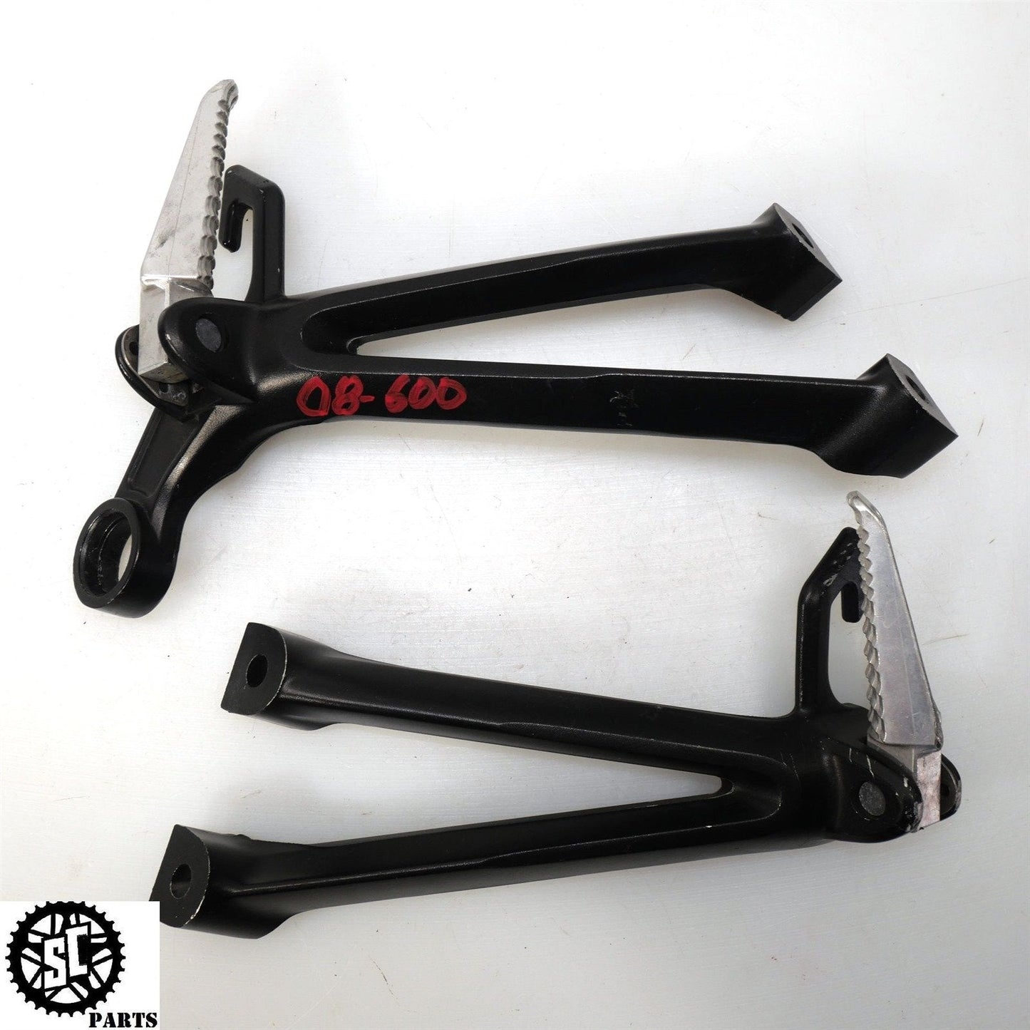 2008 2009 SUZUKI GSXR 600 750 REAR BACK PASSENGER FOOT PEG BRACKET S23
