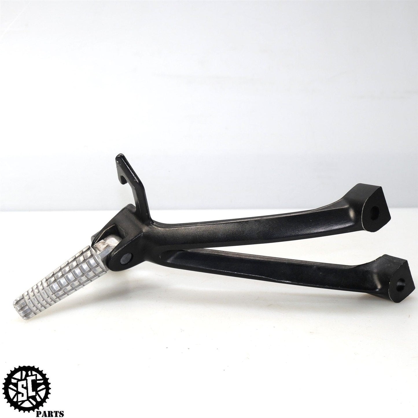 2008 2009 SUZUKI GSXR 600 750 REAR BACK PASSENGER FOOT PEG BRACKET S23