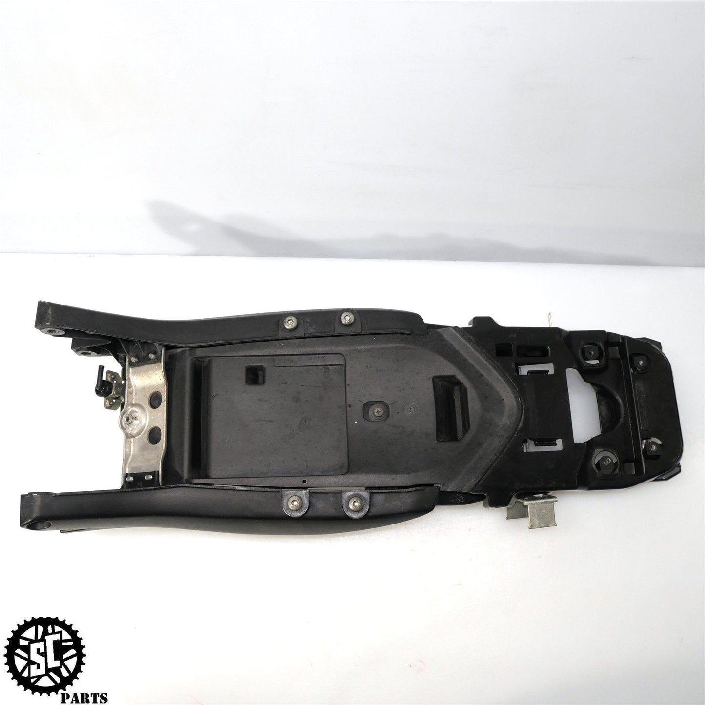 2008 2009 SUZUKI GSXR 600 750 SUBFRAME TAIL BATTERY TRAY S23