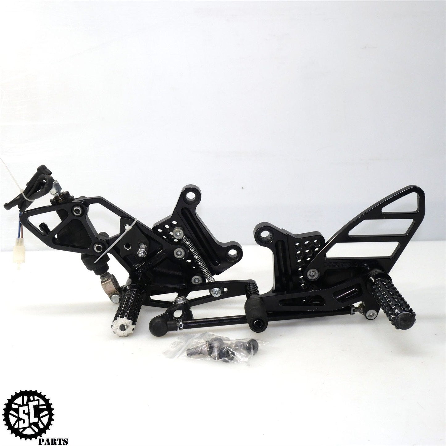 2005 2006 KAWASAKI NINJA ZX6R 636 VORTEX ADJUSTABLE FRONT REARSET FOOT PEGS K44