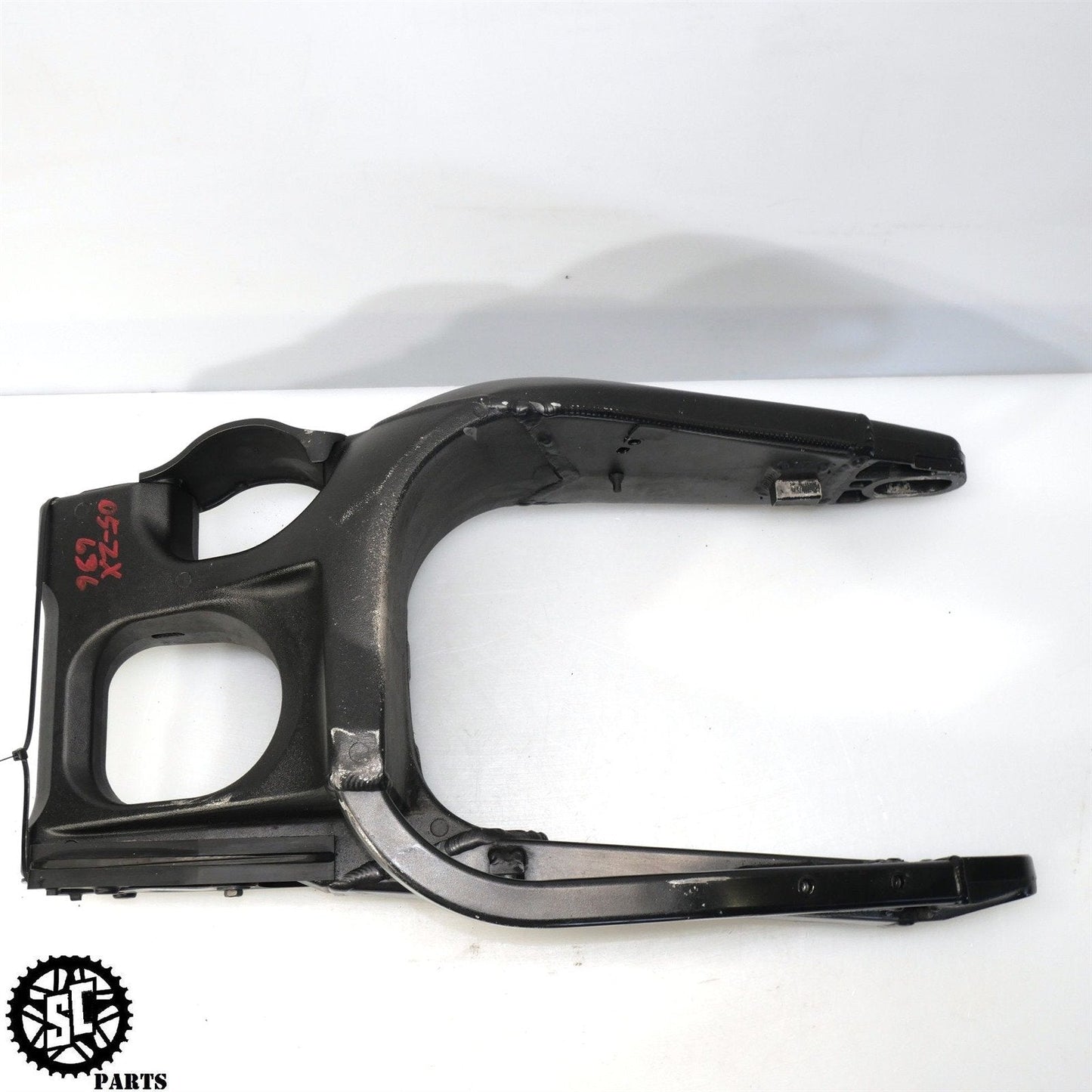 2005 2006 KAWASAKI NINJA ZX6R 636 REAR SWINGARM K44