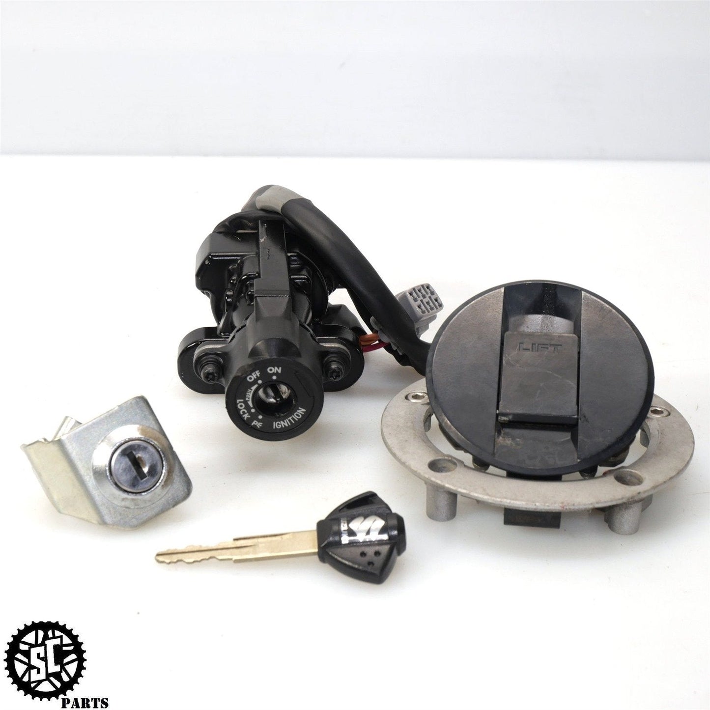 2011-2021 SUZUKI GSXR 600 750 IGNITION SWITCH LOCK SET OEM S36