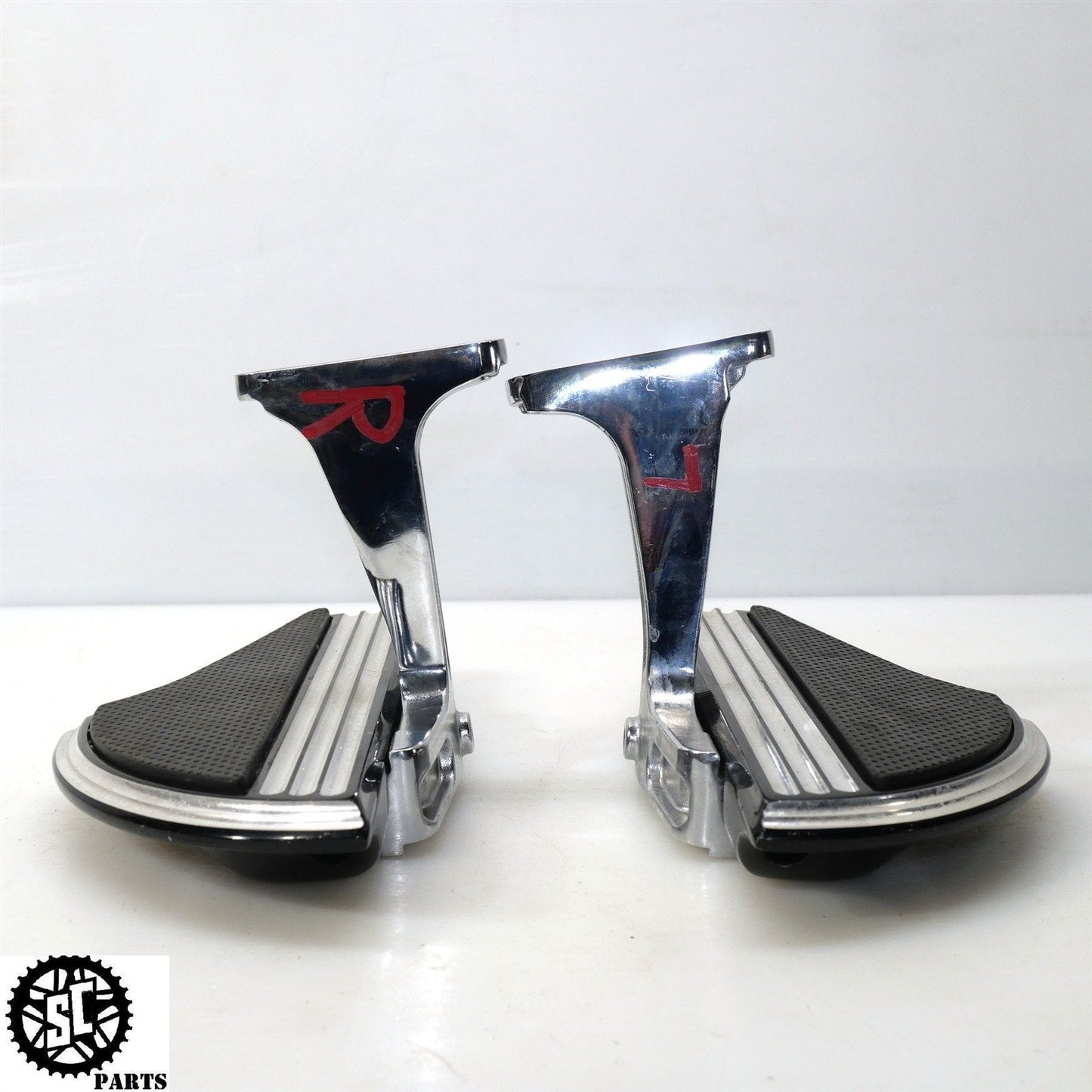 2017-2022 HARLEY ROAD GLIDE REAR PASSENGER DEFIANCE FLOORBOARD SET HD17