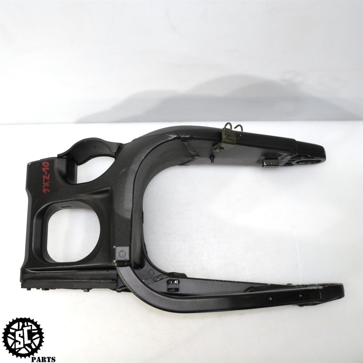 2005 2006 KAWASAKI NINJA ZX6R 636 REAR SWINGARM K20