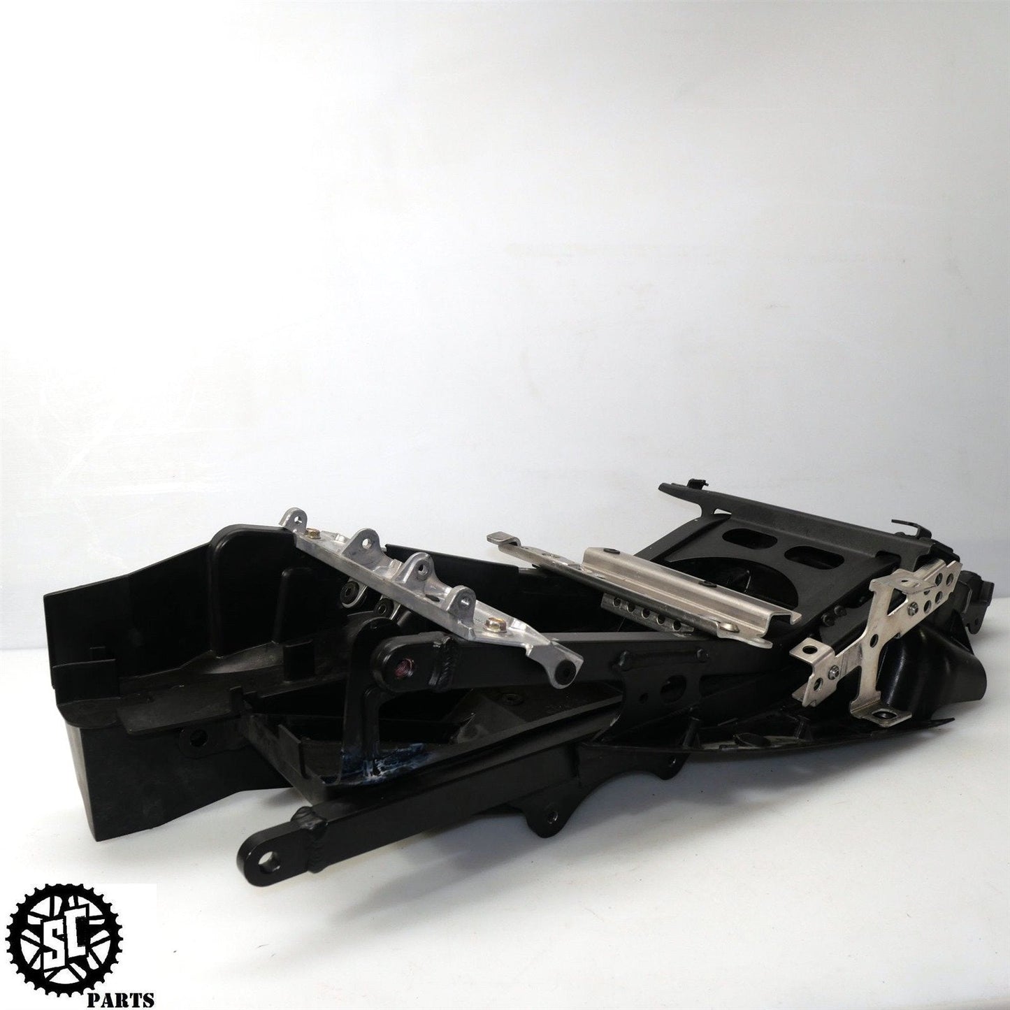 2005 2006 KAWASAKI NINJA ZX6R 636 REAR BACK SUBFRAME TAIL BATTERY TRAY K20