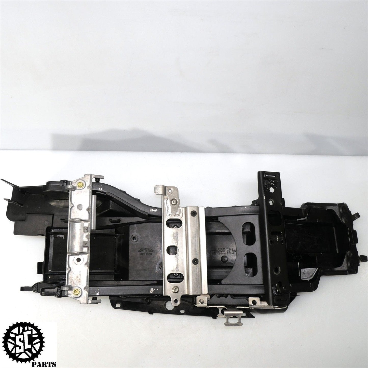 2005 2006 KAWASAKI NINJA ZX6R 636 REAR BACK SUBFRAME TAIL BATTERY TRAY K20
