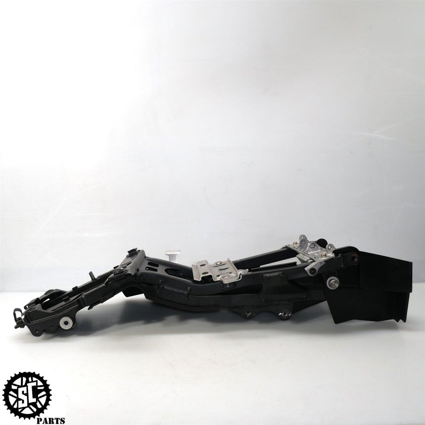 2005 2006 KAWASAKI NINJA ZX6R 636 REAR BACK SUBFRAME TAIL BATTERY TRAY K20