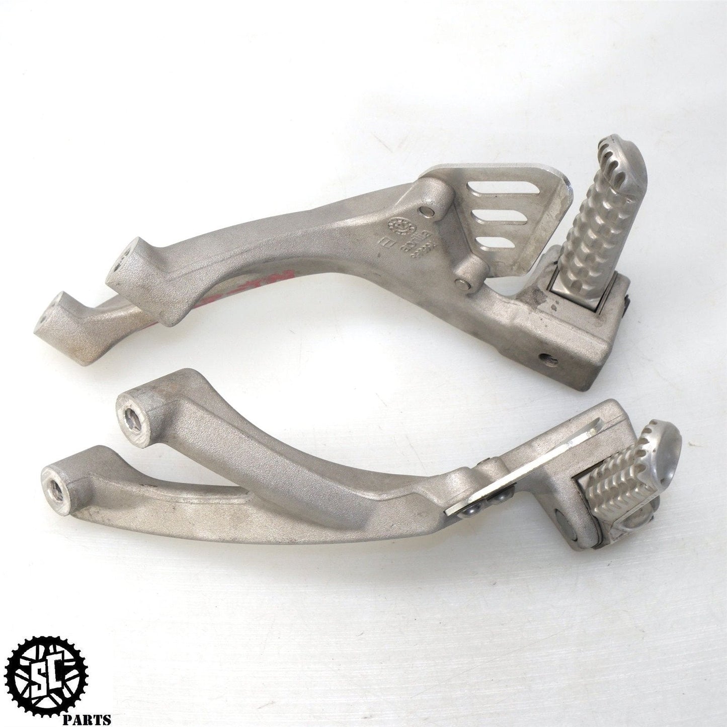 2011-2014 APRILIA TUONO V4R LEFT RIGHT BACK PASSENGER FOOT PEGS A04
