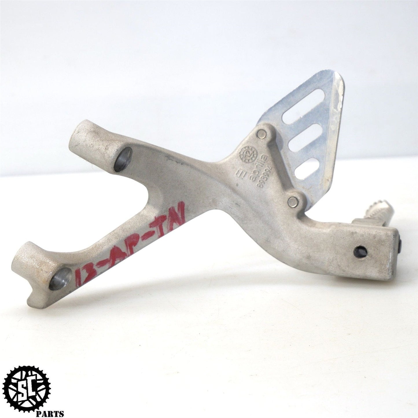 2011-2014 APRILIA TUONO V4R LEFT RIGHT BACK PASSENGER FOOT PEGS A04