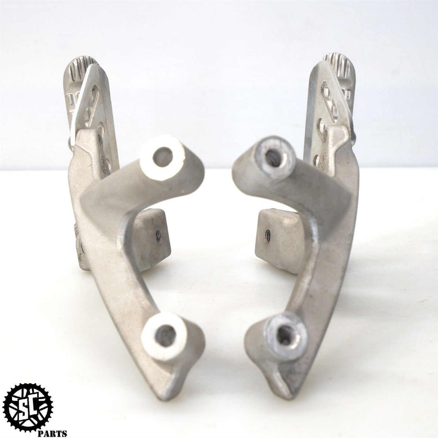 2011-2014 APRILIA TUONO V4R LEFT RIGHT BACK PASSENGER FOOT PEGS A04