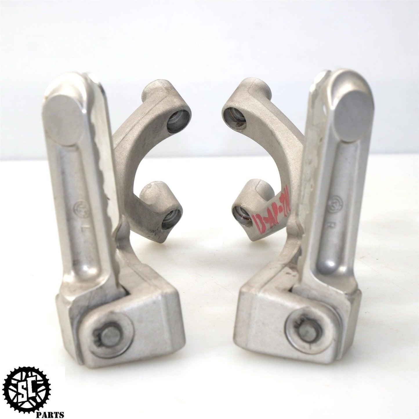 2011-2014 APRILIA TUONO V4R LEFT RIGHT BACK PASSENGER FOOT PEGS A04