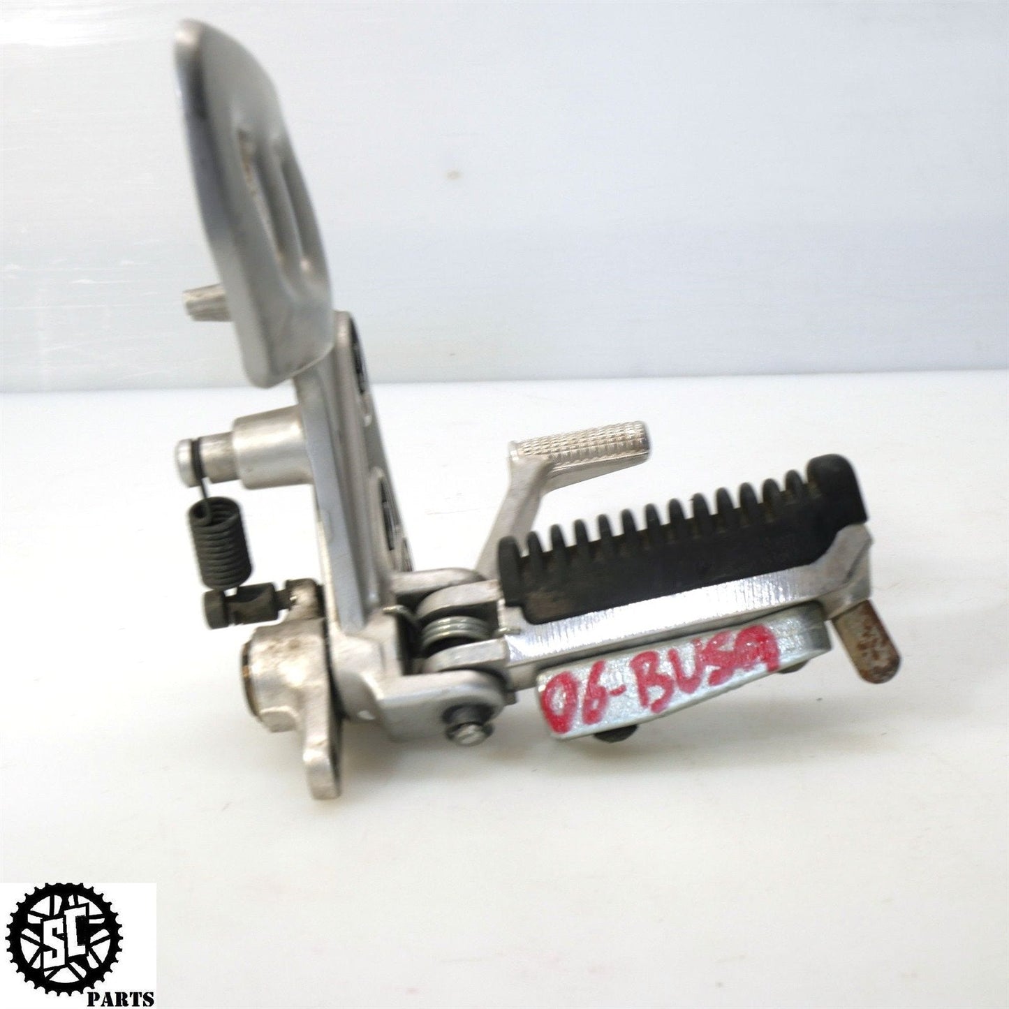 2001-2007 SUZUKI GSXR1300R HAYABUSA FRONT RIGHT REARSET FOOT PEG BRAKE PEDAL S54