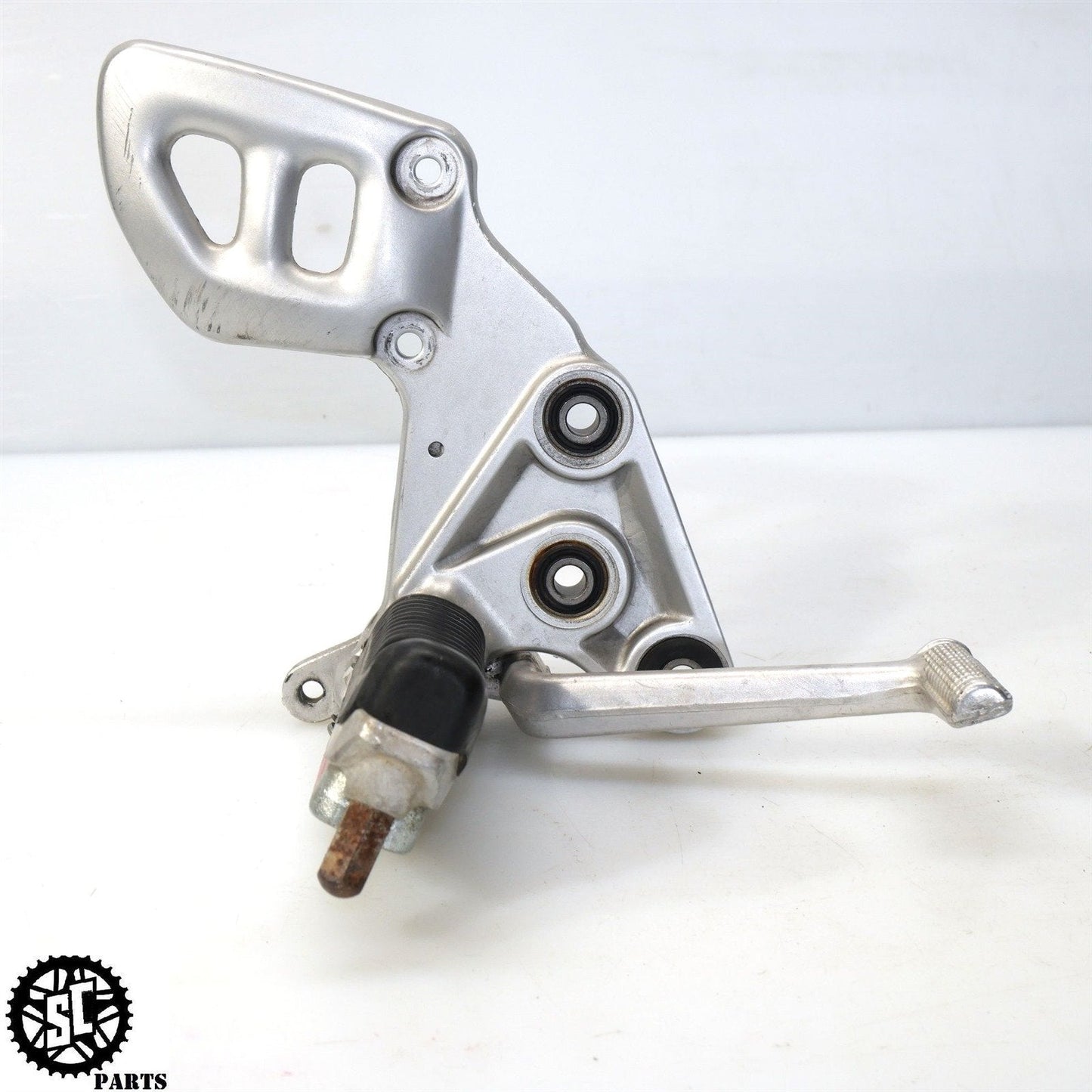 2001-2007 SUZUKI GSXR1300R HAYABUSA FRONT RIGHT REARSET FOOT PEG BRAKE PEDAL S54
