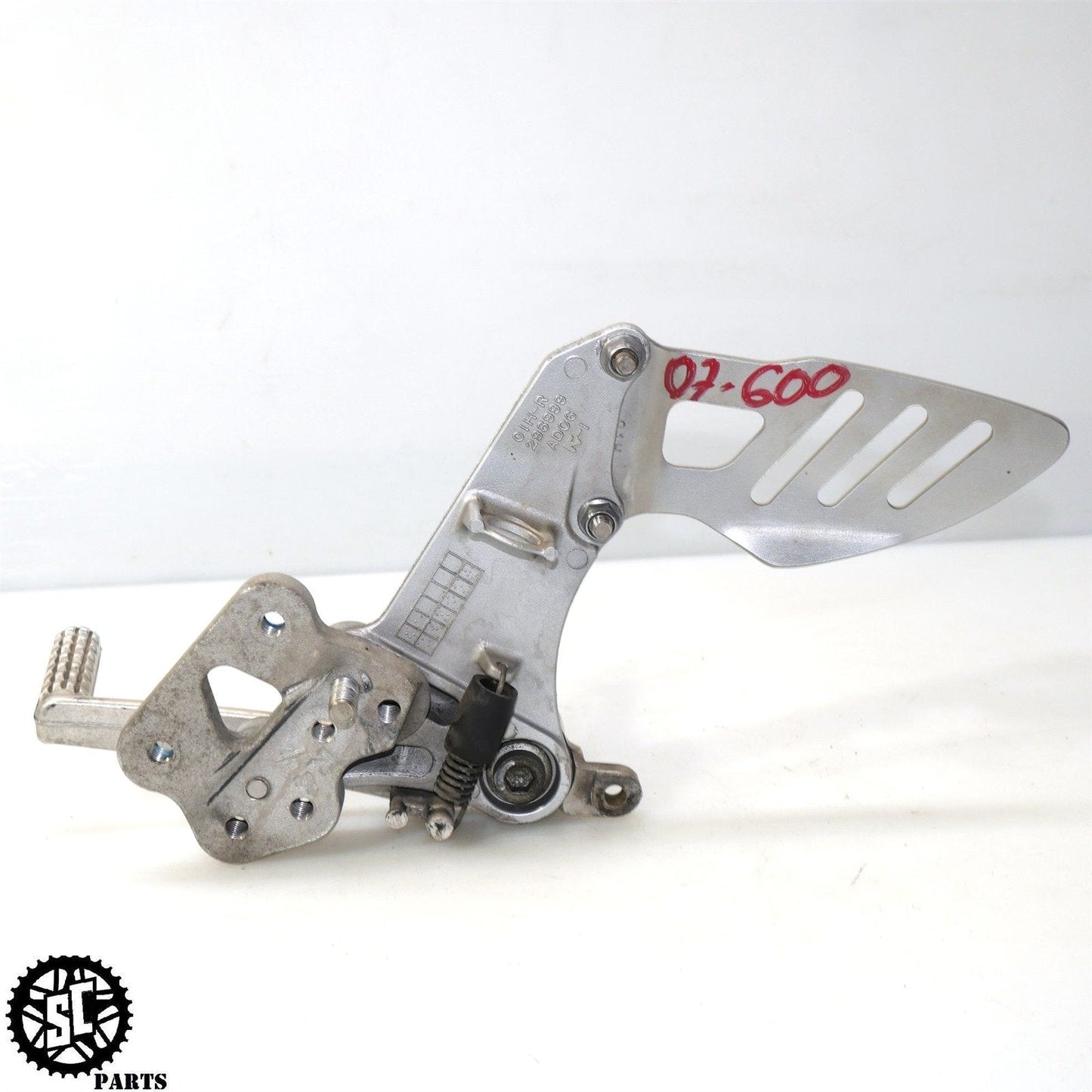 2006-2007 SUZUKI GSXR 600 750 FRONT RIGHT REARSET FOOT PEG BRAKE PEDAL S58