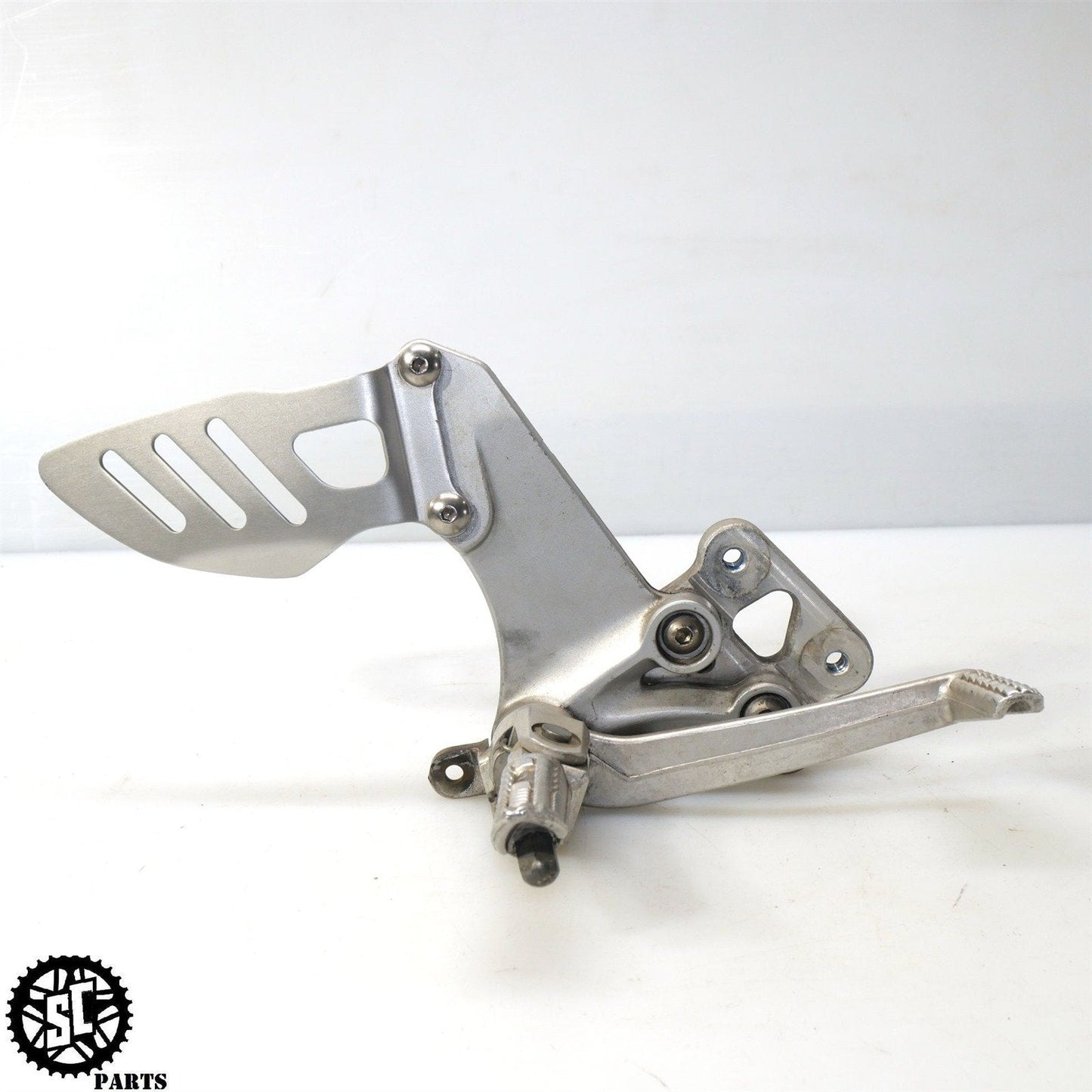 2006-2007 SUZUKI GSXR 600 750 FRONT RIGHT REARSET FOOT PEG BRAKE PEDAL S58