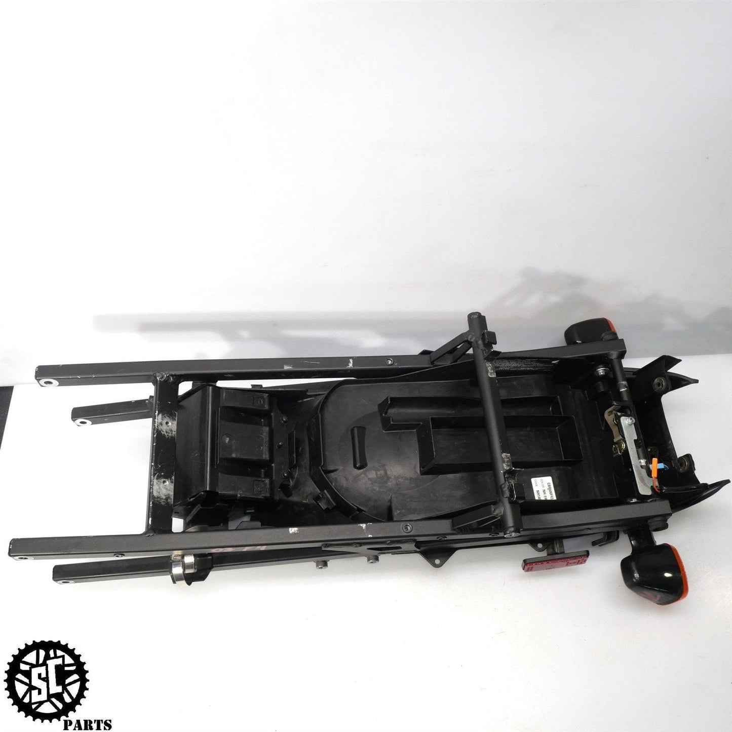 2001-2003 HONDA CBR600 F4i SPLIT SEAT SUBFRAME BATTERY TRAY TURN SIGNAL H29