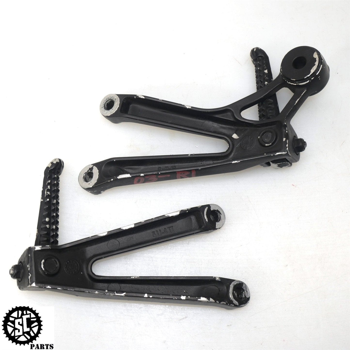 2002 2003 YAMAHA YZF R1 REAR BACK PASSENGER FOOT PEG LEFT RIGHT Y07