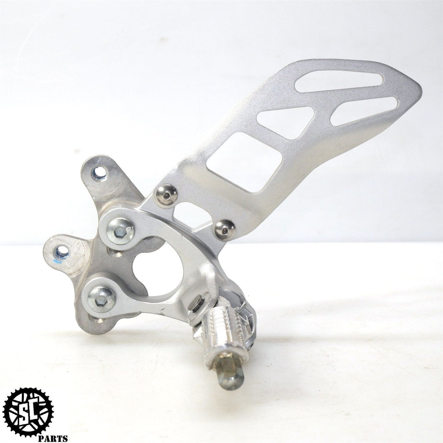 2011-2020 SUZUKI GSXR 600 750 FRONT LEFT REARSET FOOT PEG BRACKET S16