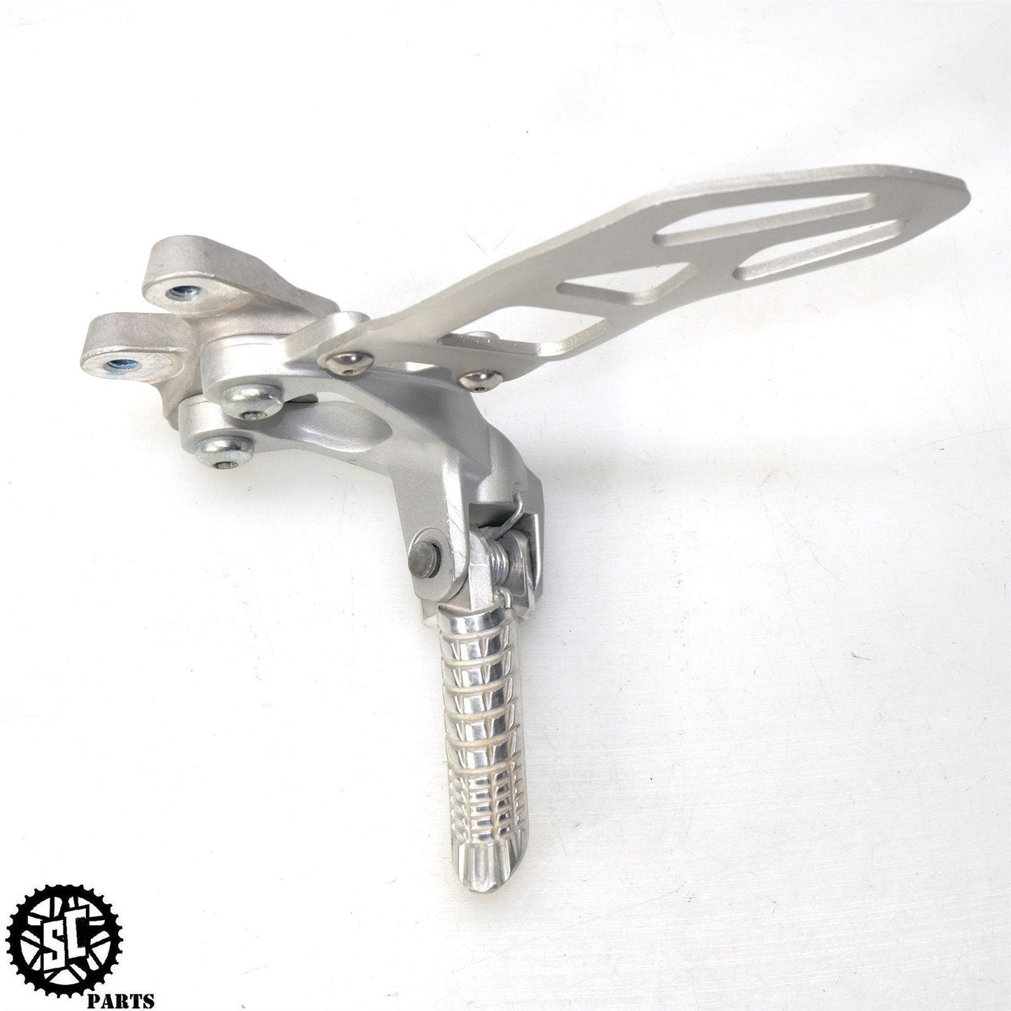 2011-2020 SUZUKI GSXR 600 750 FRONT LEFT REARSET FOOT PEG BRACKET S16