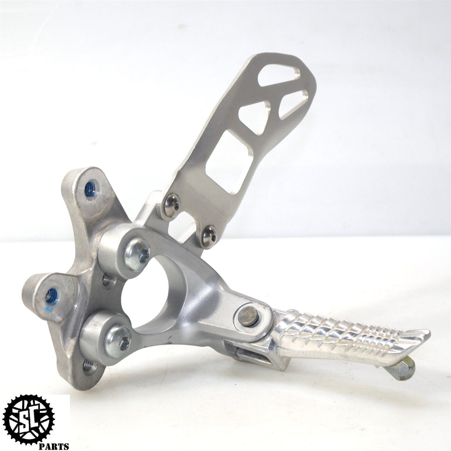 2011-2020 SUZUKI GSXR 600 750 FRONT LEFT REARSET FOOT PEG BRACKET S16